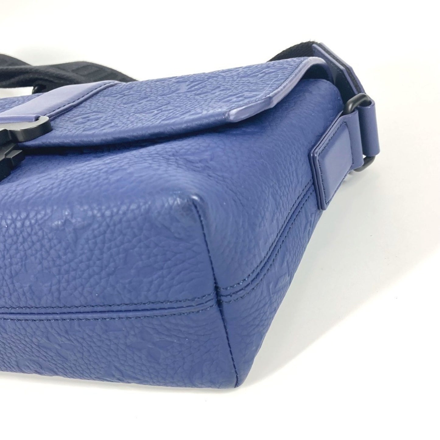 Louis Vuitton M11692 Monogram Embossed S Cape Messenger Bag Crossbody Flap Shoulder Taurillon