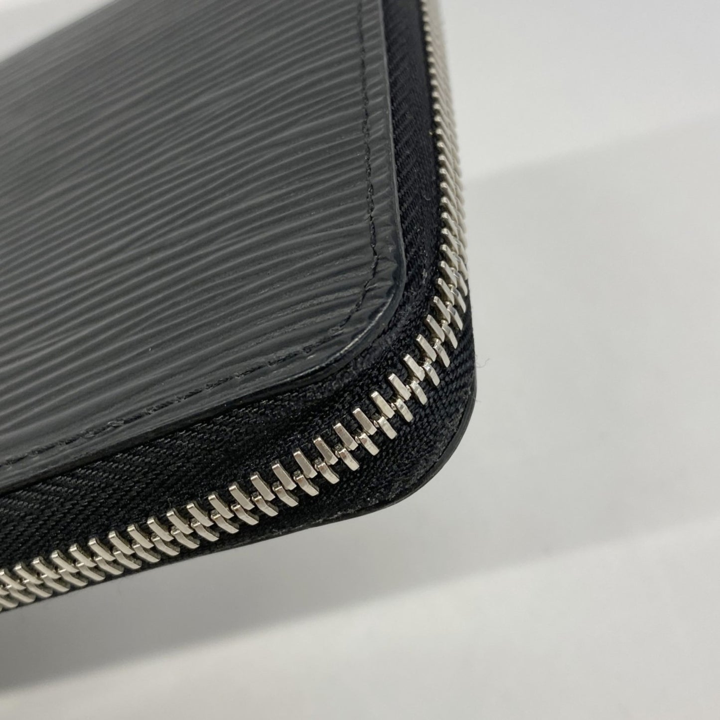 Louis Vuitton Epi Zippy Wallet M61857 Noir