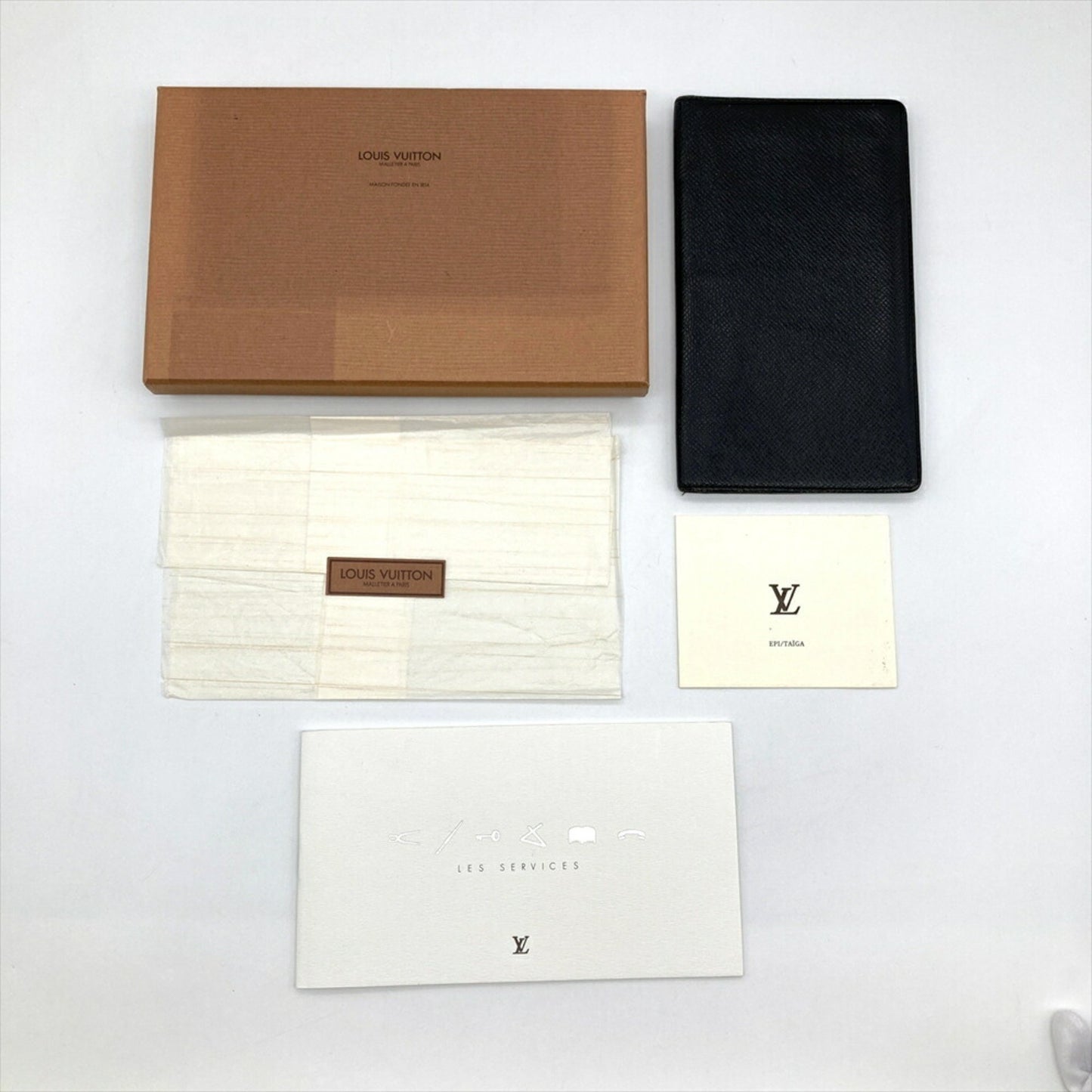Louis Vuitton Louis Vuitton Porte Chaquie Carte Credit Wallet Taiga M30412 Ardoise Mi1001 Black