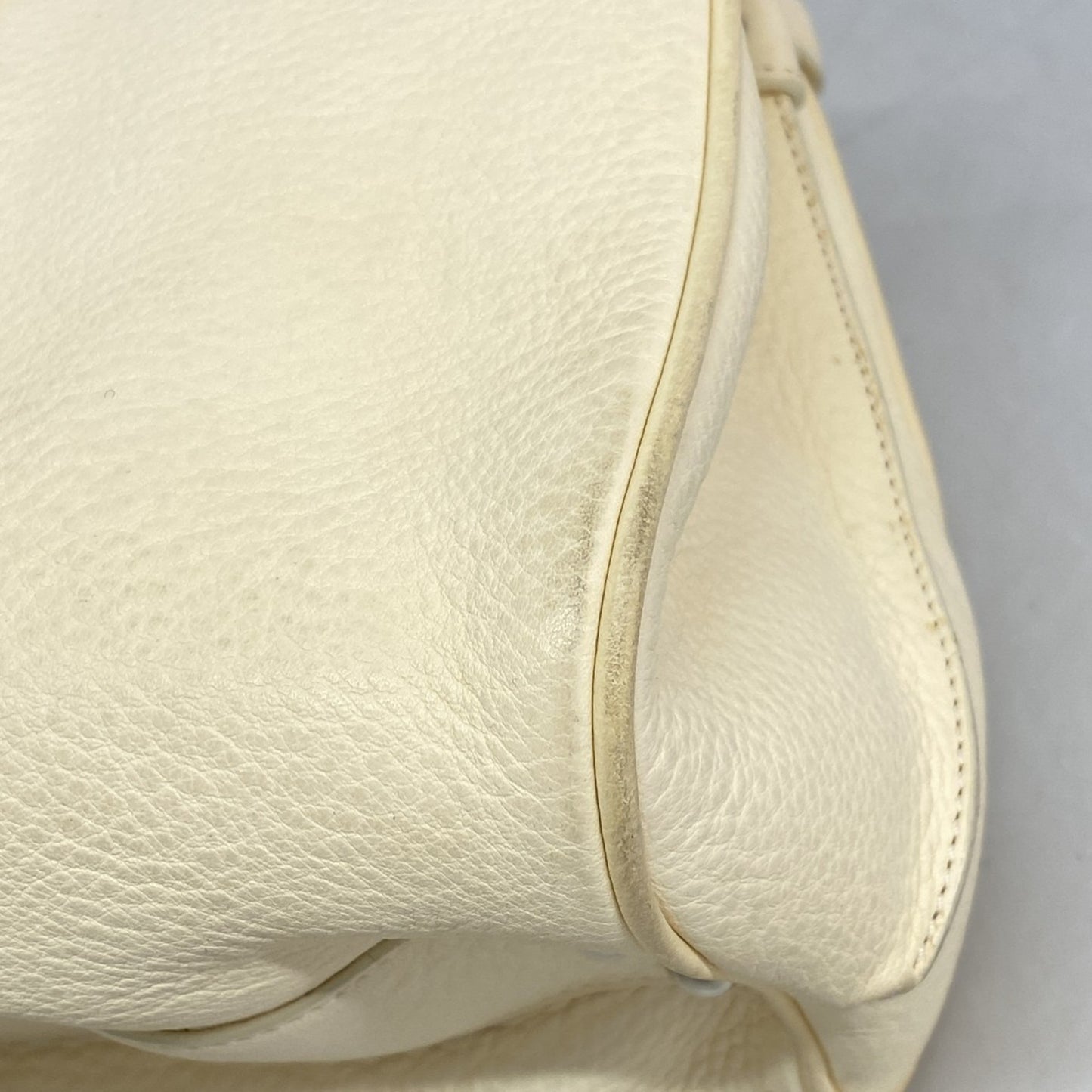 Salvatore Ferragamo Gancini Leather Handbag In Ivory