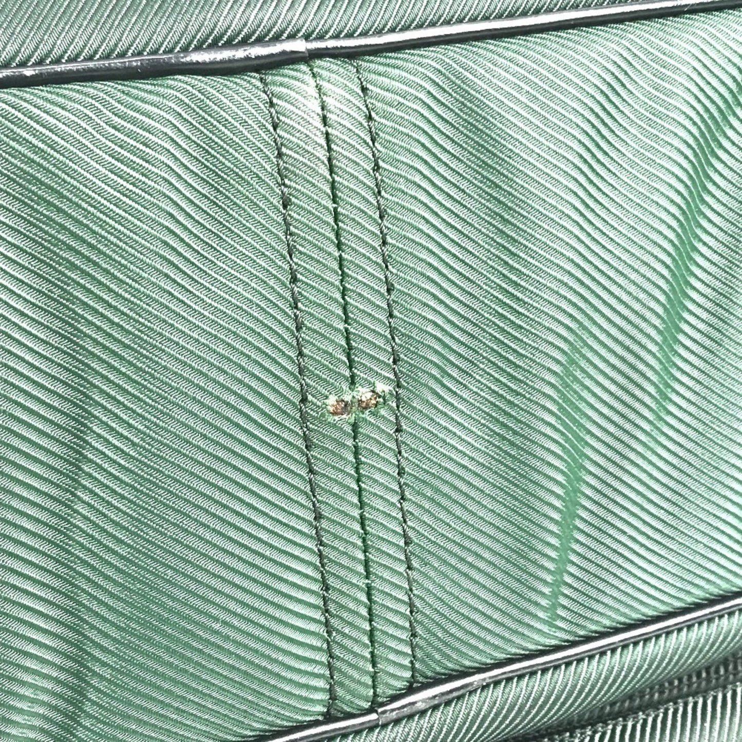 Louis Vuitton Taiga Portable Cinq Centre Bag M30704 Boston Bag