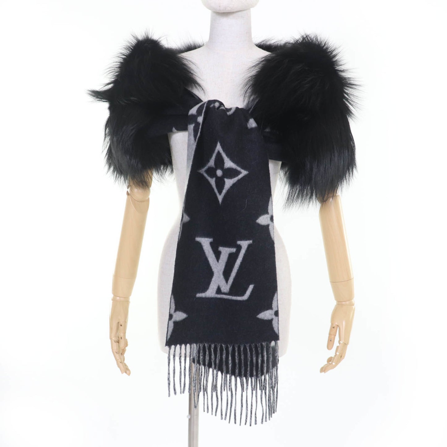 Louis Vuitton 2017 Louis Vuitton Echarpe Reykjavik Fur Scarf