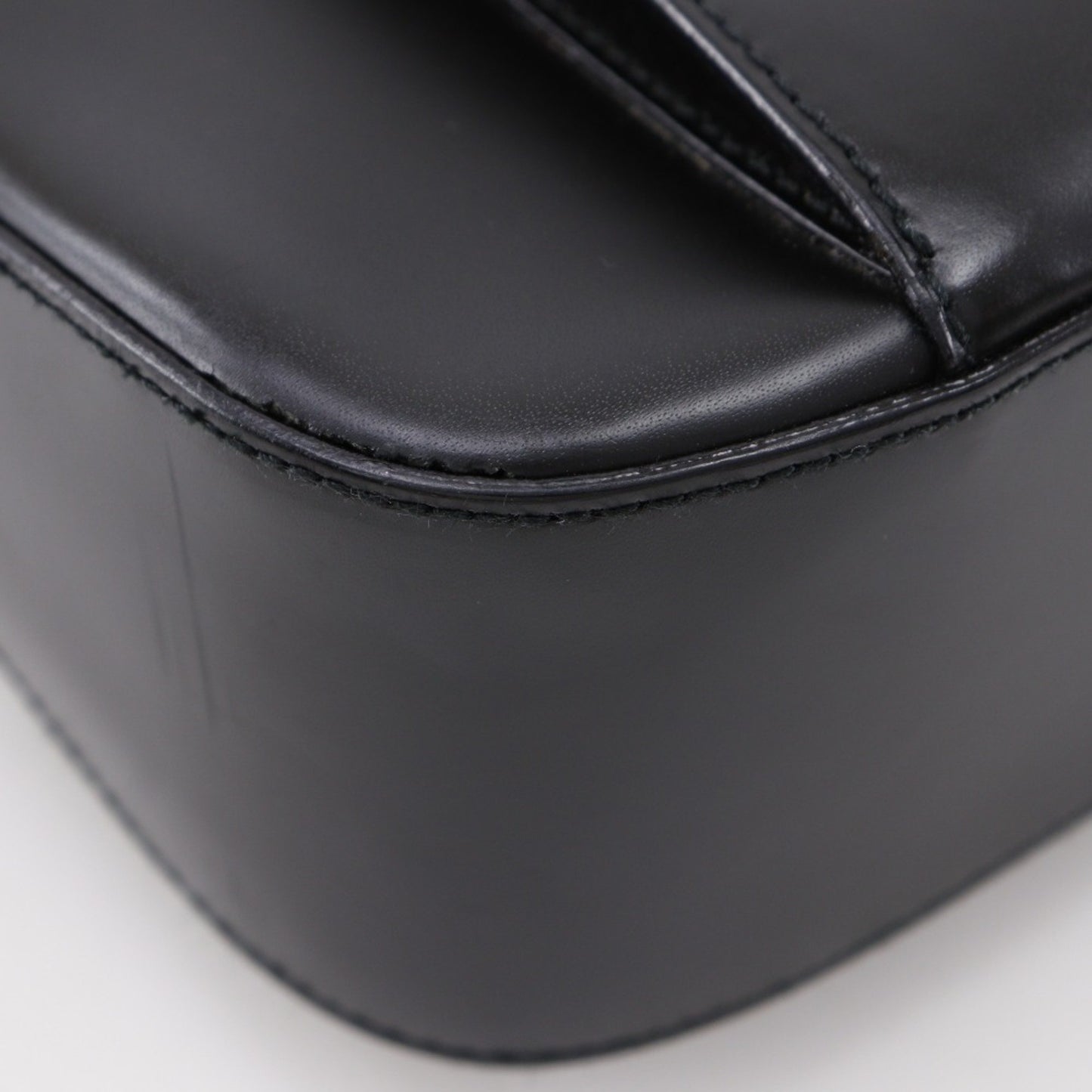 Salvatore Ferragamo Gancini Shoulder Bag Ab-21 0169 In Black Calfskin