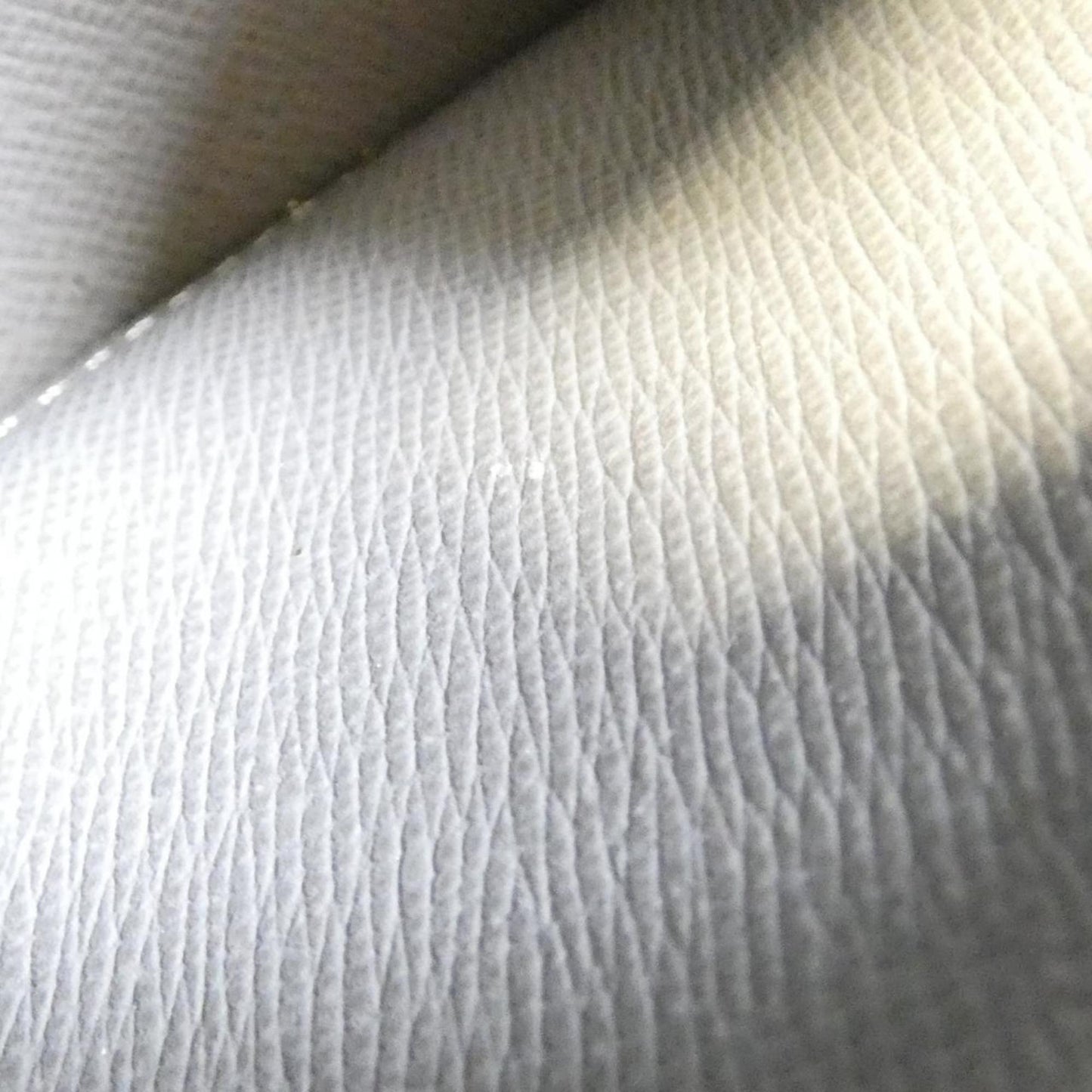 Louis Vuitton Taiga Portefeuille Brazza M32653 Wallet