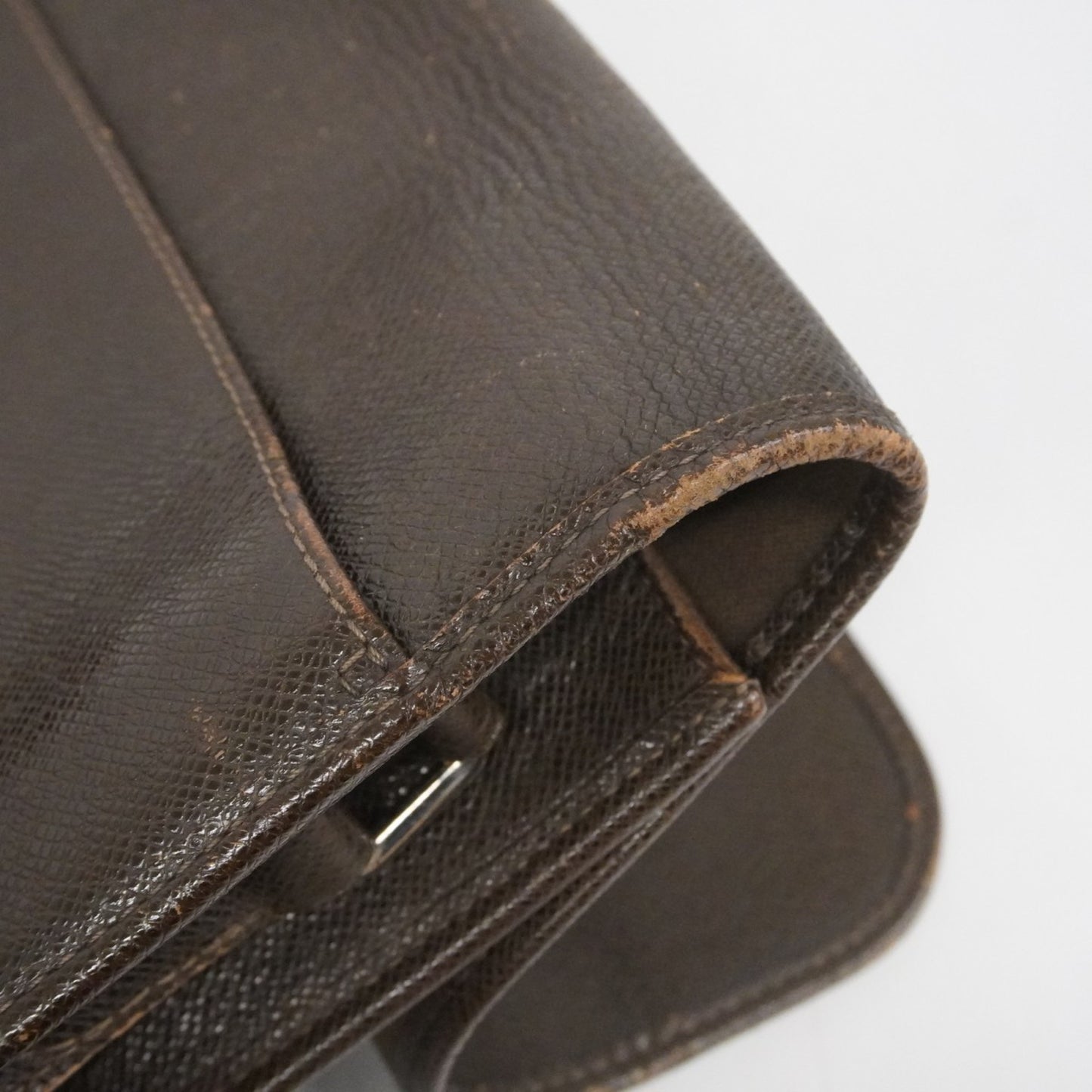 Louis Vuitton Taiga Andrei Shoulder Bag M32488 Grizzly