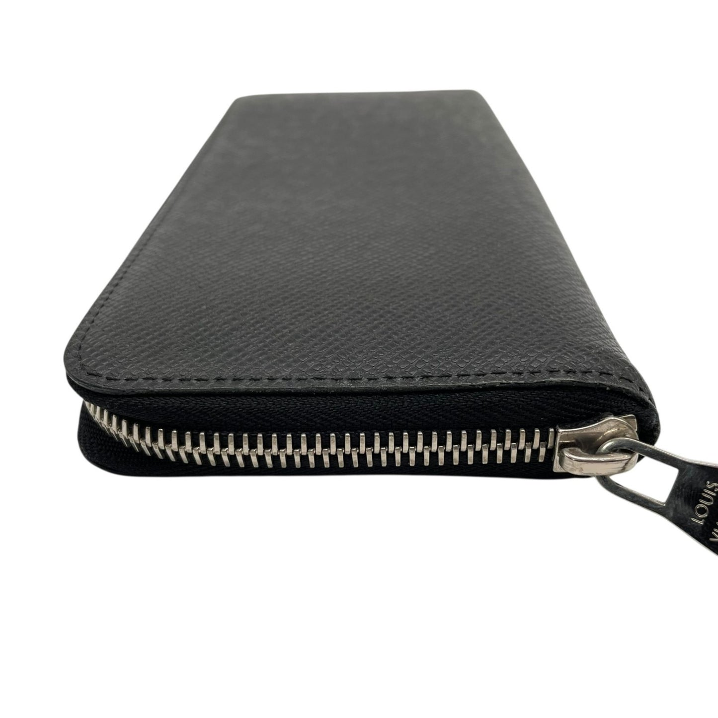 Louis Vuitton Taiga Zippy Wallet Vertical M32822 Long In Noir Black Leather With Silver Hardware
