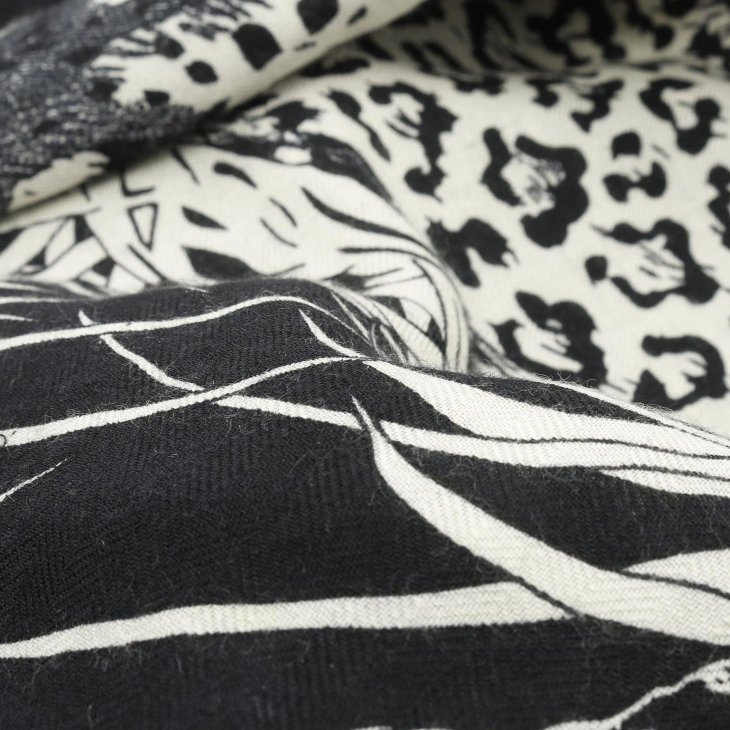 Hermes Herms Carre Jean 140 Jungle Love Scarf