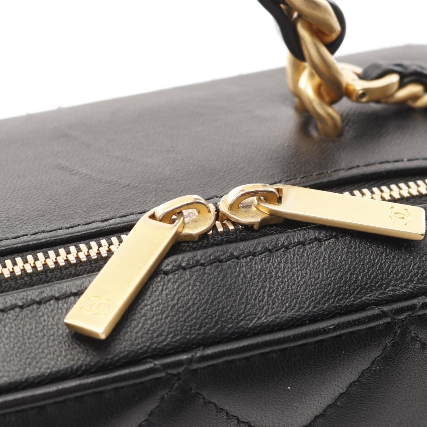 Chanel Matelasse Shoulder Bag Lambskin (Sheepskin)