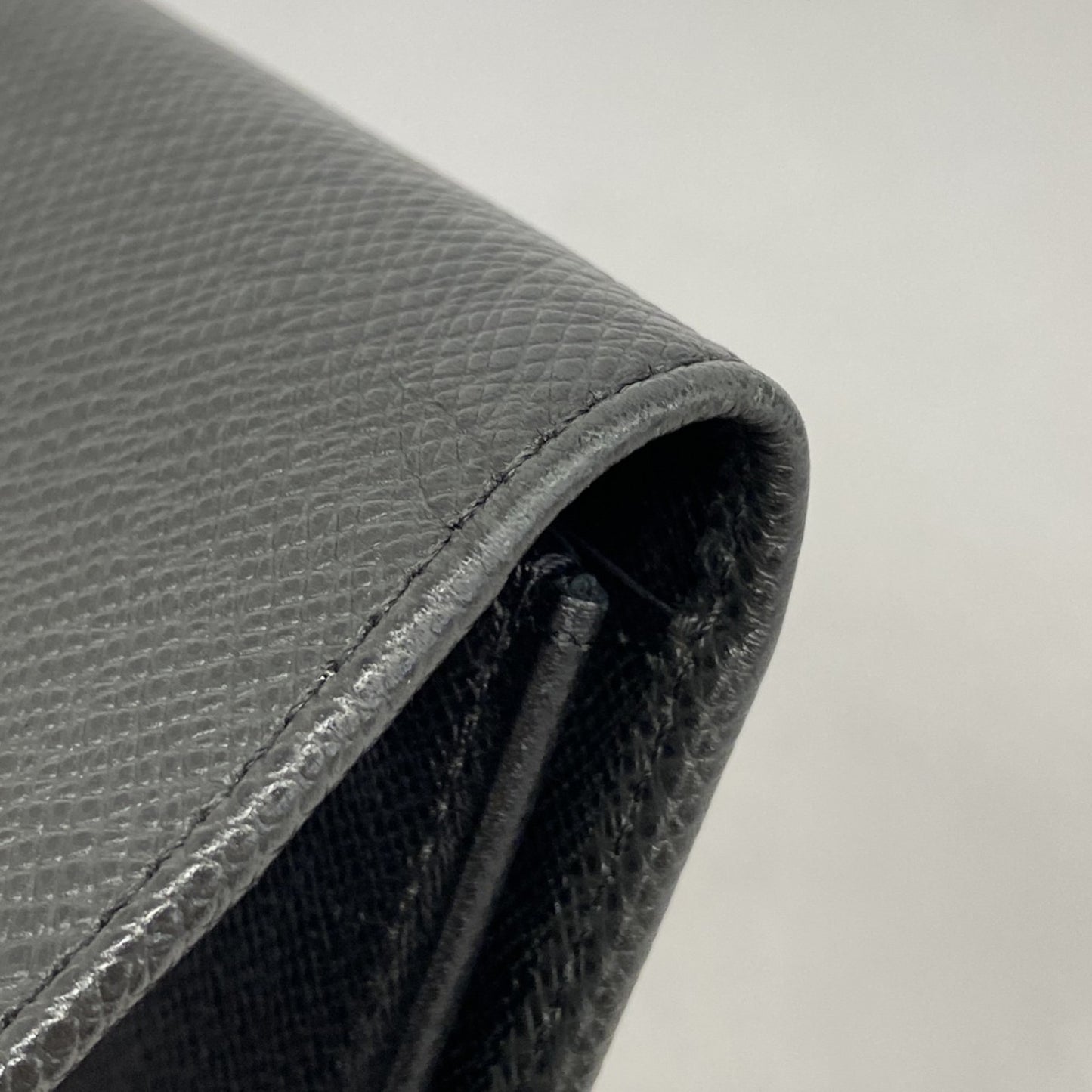 Louis Vuitton Taiga Portefeuille Brazza Long Wallet M32572 Ardoise