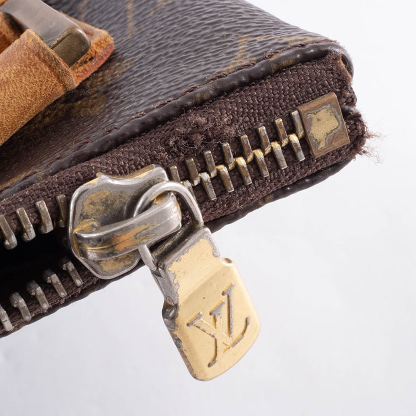 Louis Vuitton Pochette Bosphor Shoulder Bag M40044 Monogram