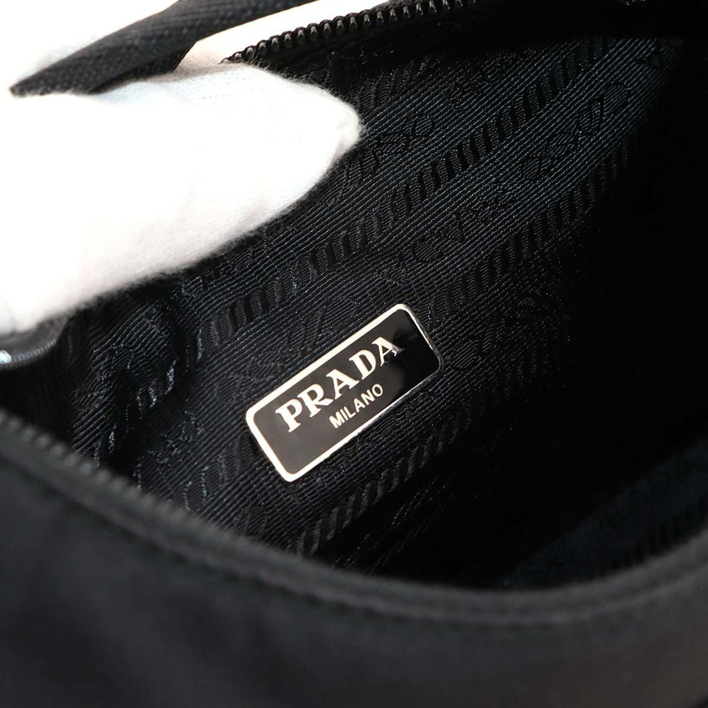 Prada Re-Edition 2000 Handbag In Black Nero Nylon