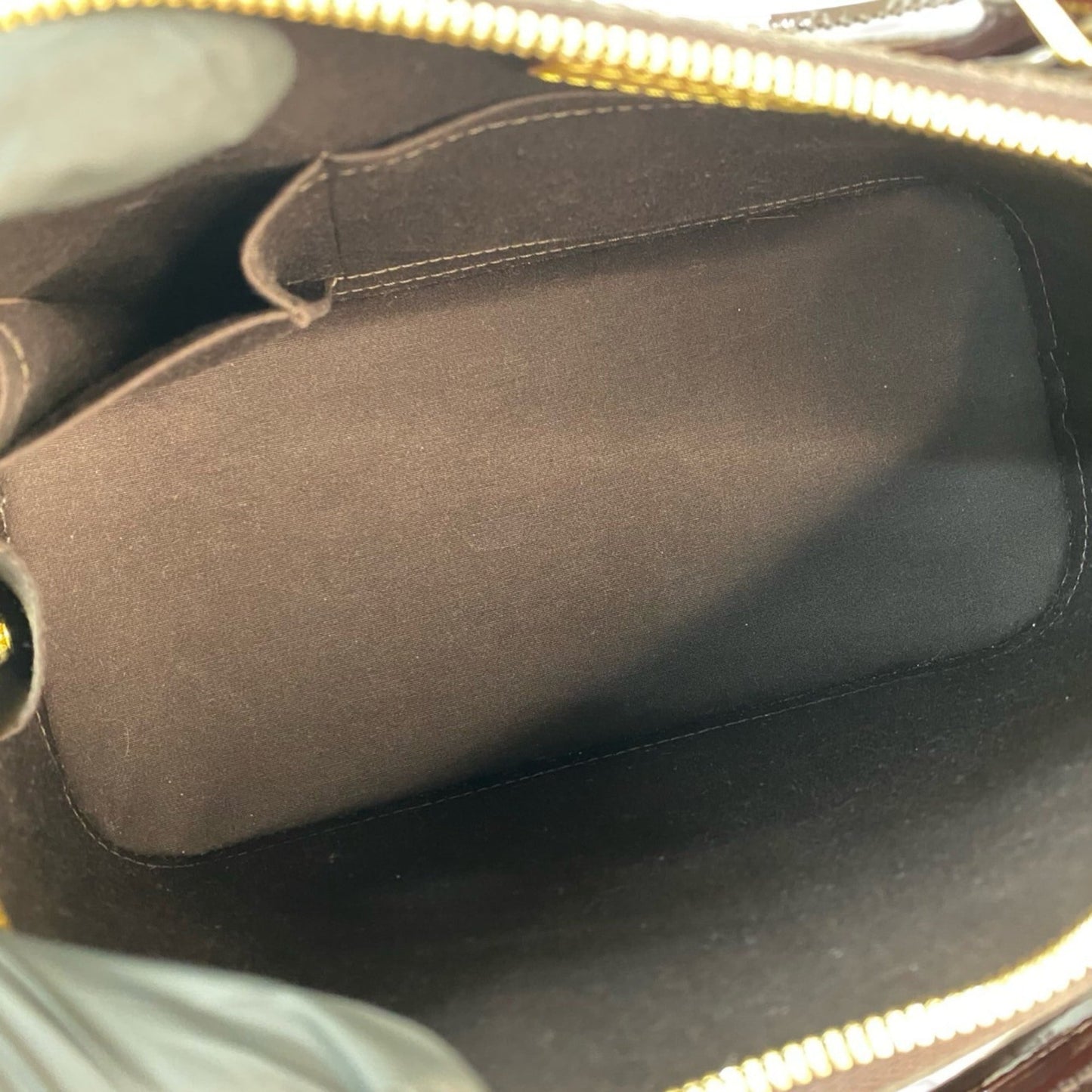 Louis Vuitton Alma Pm Monogram Vernis Patent Leather Enamel Handbag In Amaranth 33771