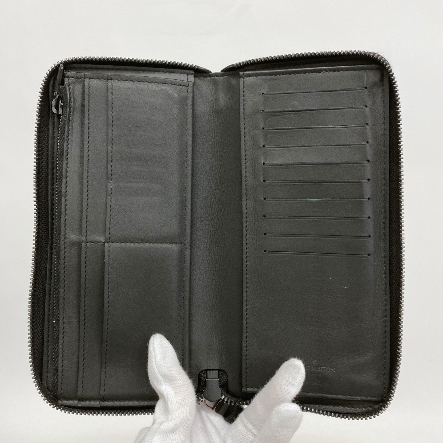 Louis Vuitton Monogram Shadow Zippy Wallet Vertical M62902 Black