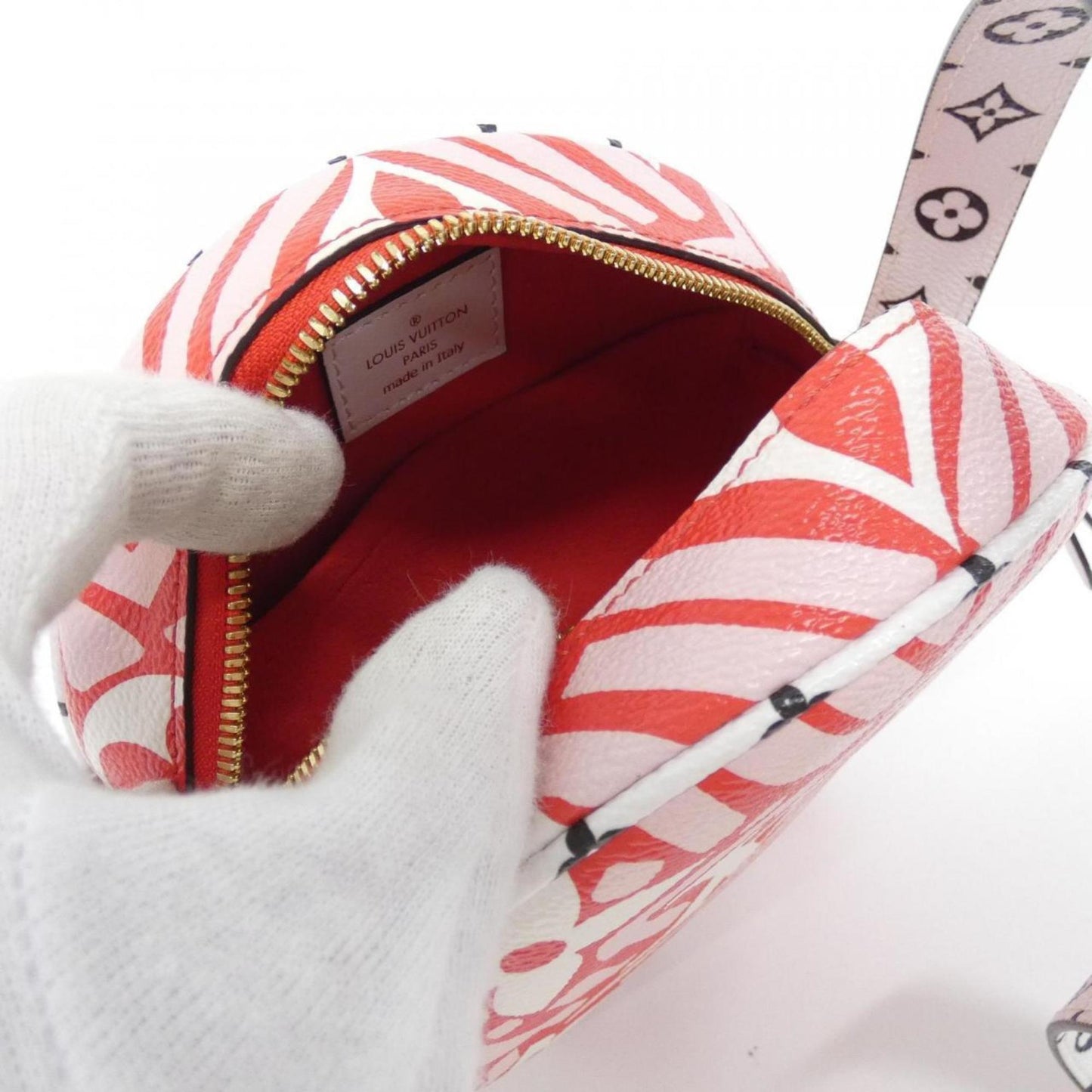 Louis Vuitton Lv Crafty Boite Chapeau Souple Shoulder Bag M45364