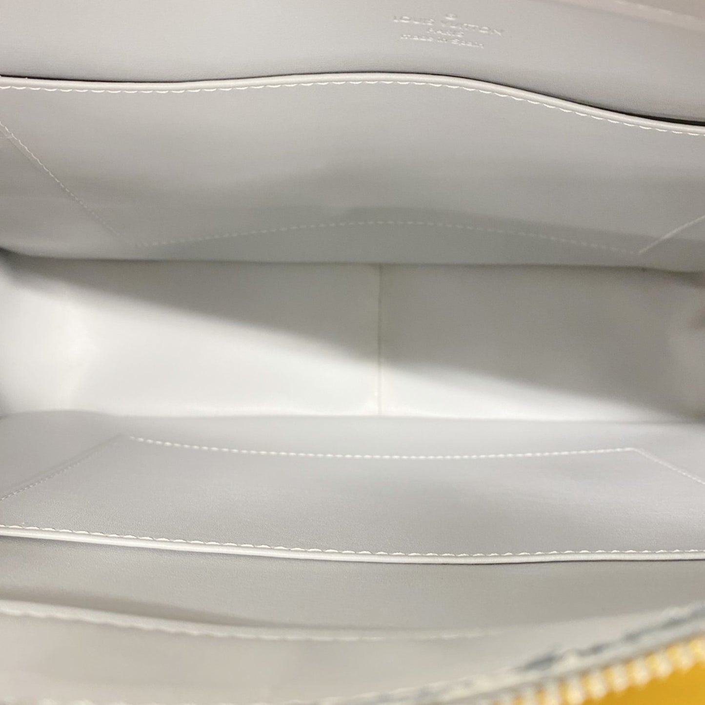 Louis Vuitton Vernis Columbus Tote Bag M91028