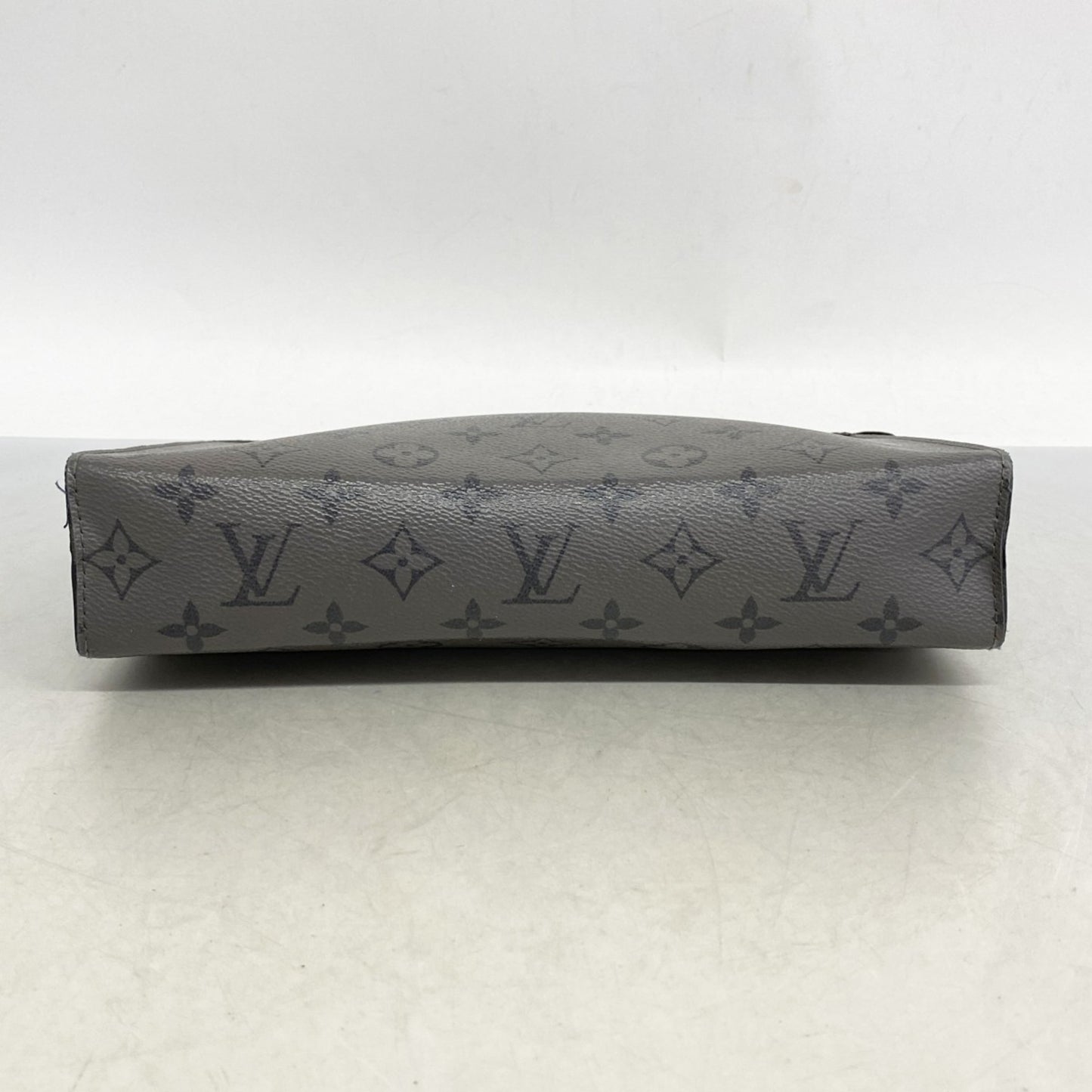 Louis Vuitton Monogram Eclipse Reverse Pochette Voyage Clutch Bag M69535 Gray/Black