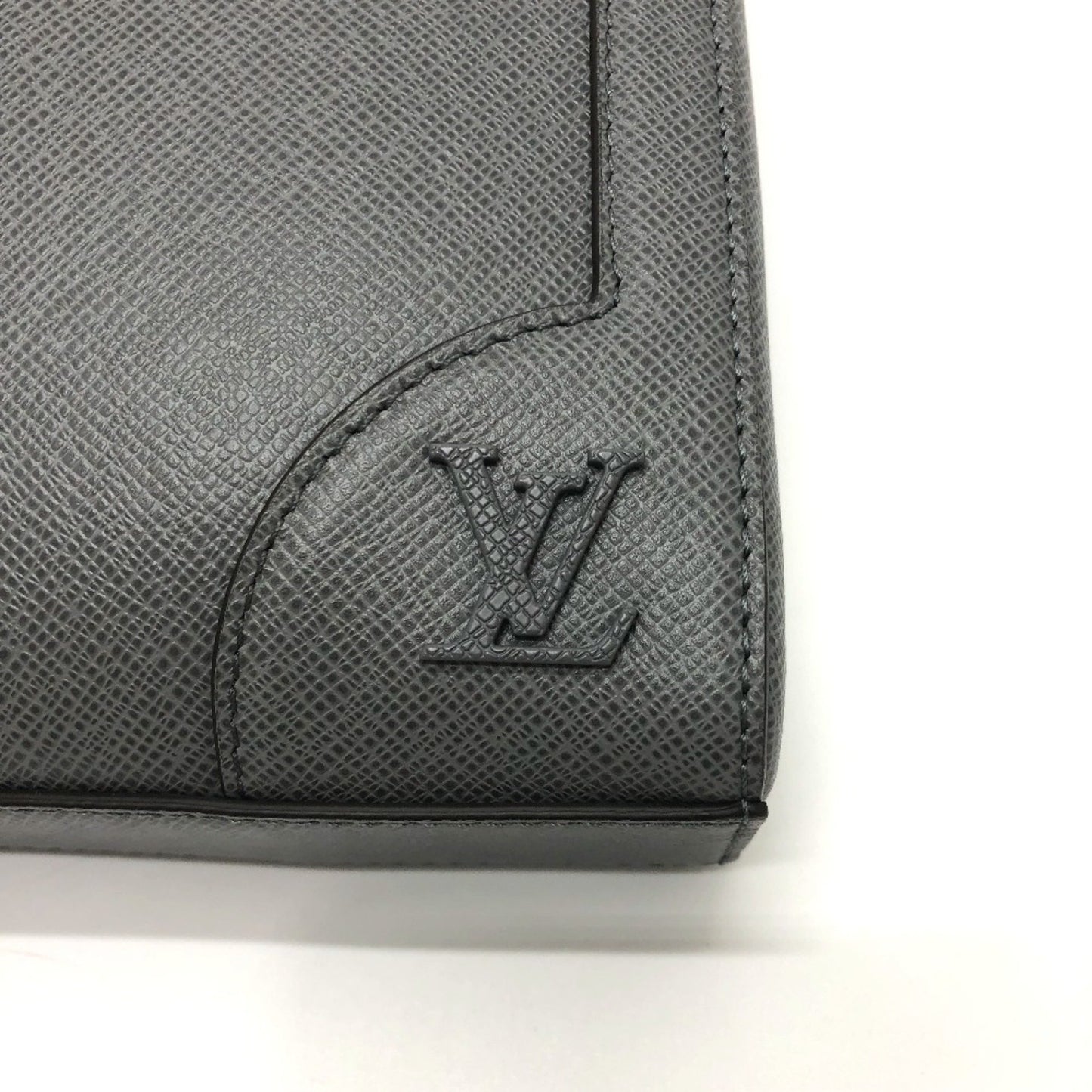 Louis Vuitton M30856 Taiga Slim Briefcase