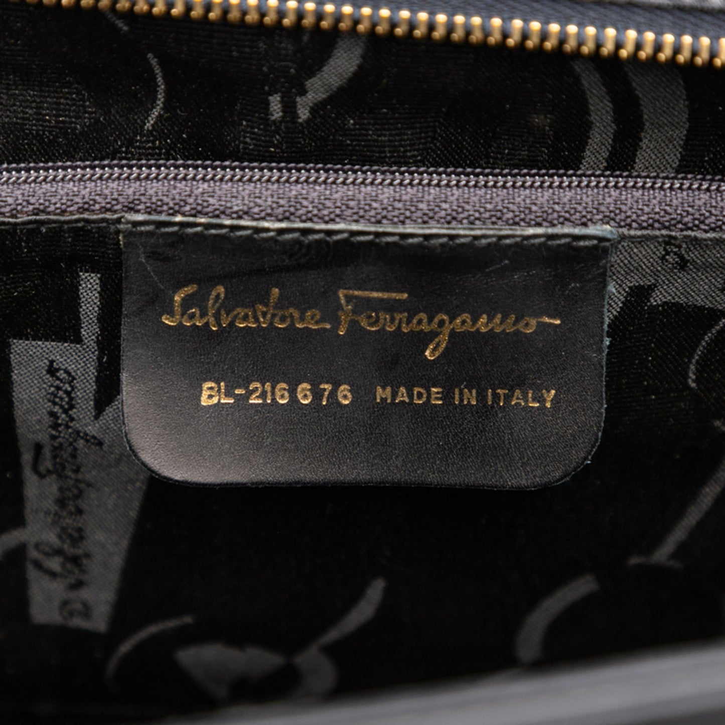 Salvatore Ferragamo Vara Ribbon Tote Bag In Navy Leather