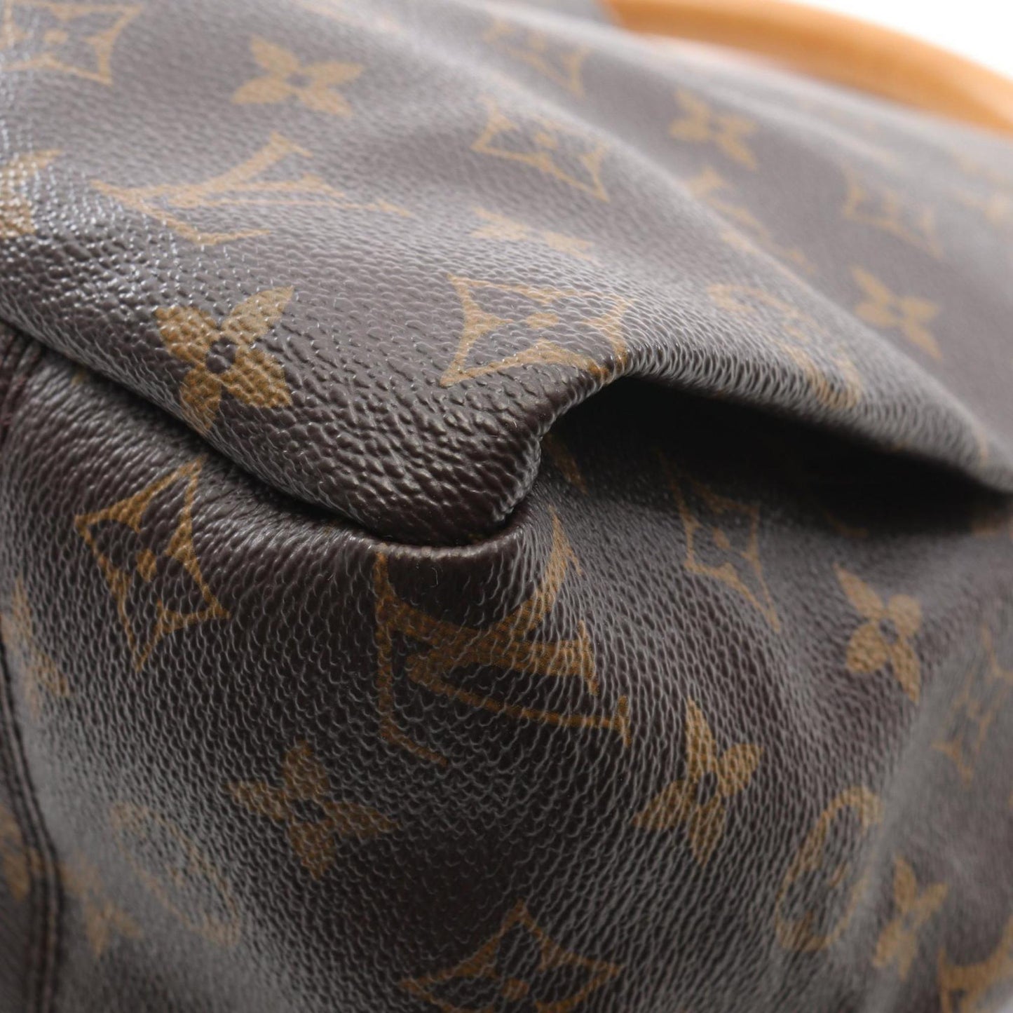 Louis Vuitton Artsy Mm Shoulder Bag