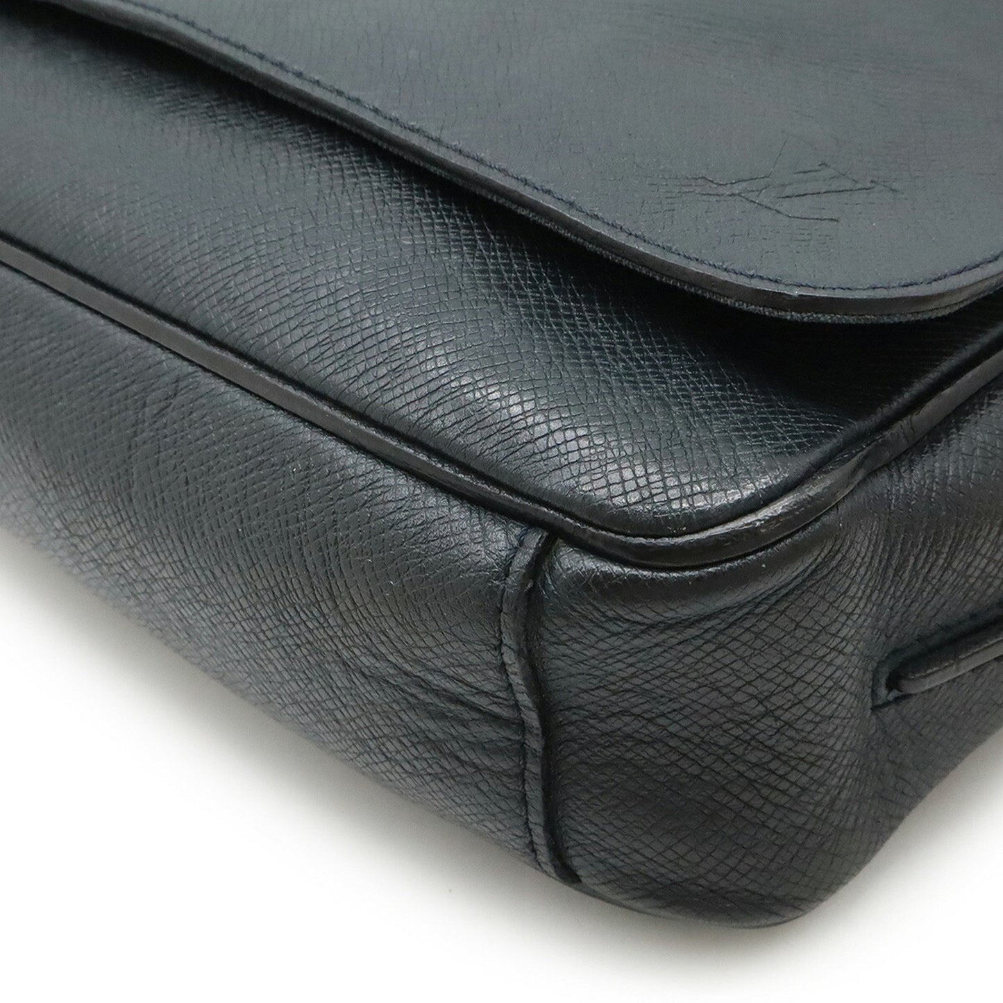 Louis Vuitton Louis Vuitton Taiga Roman Pm Shoulder Bag Leather Ardoise Black M32852