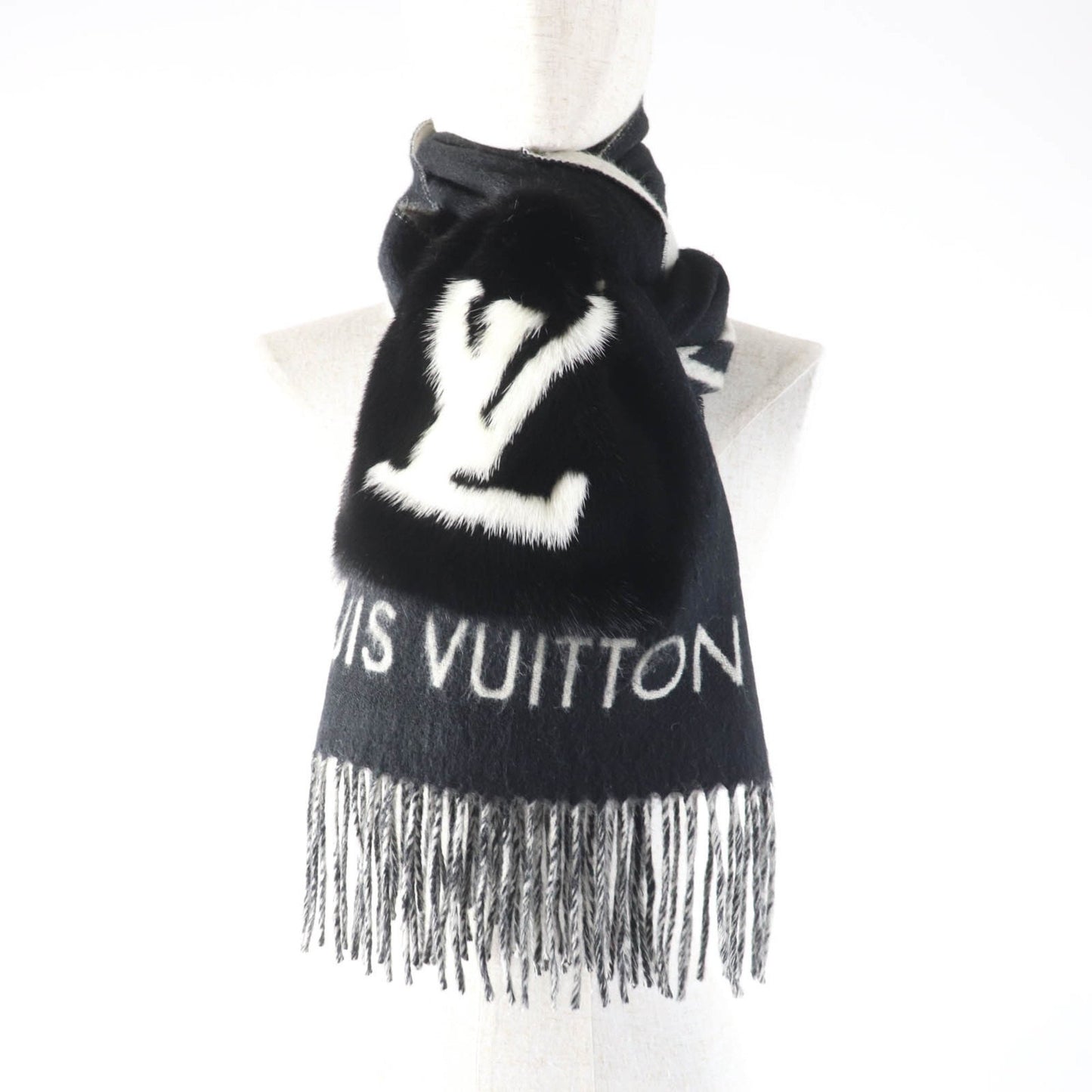 Louis Vuitton M74353 Cold Scarf