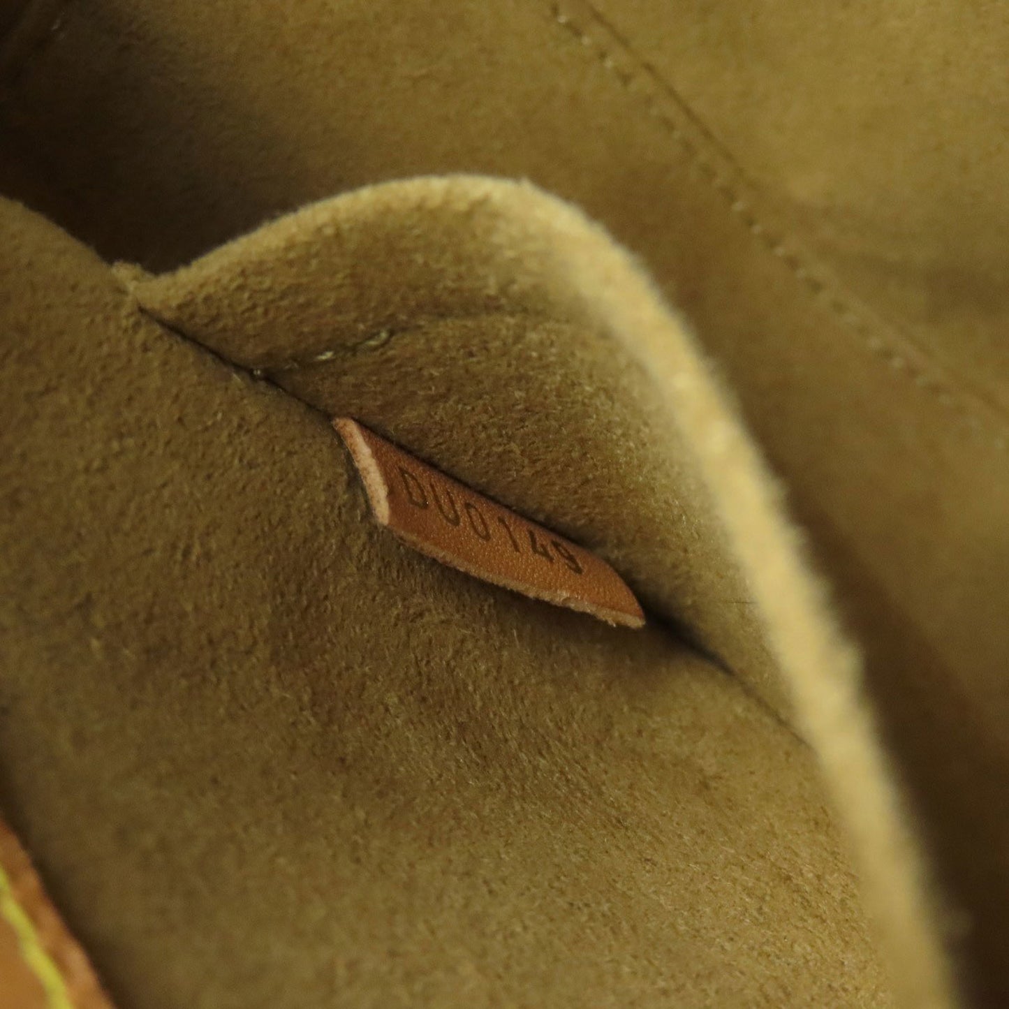 Louis Vuitton M45647 Boite Chapeau Souple Mm Shoulder Bag Monogram Canvas