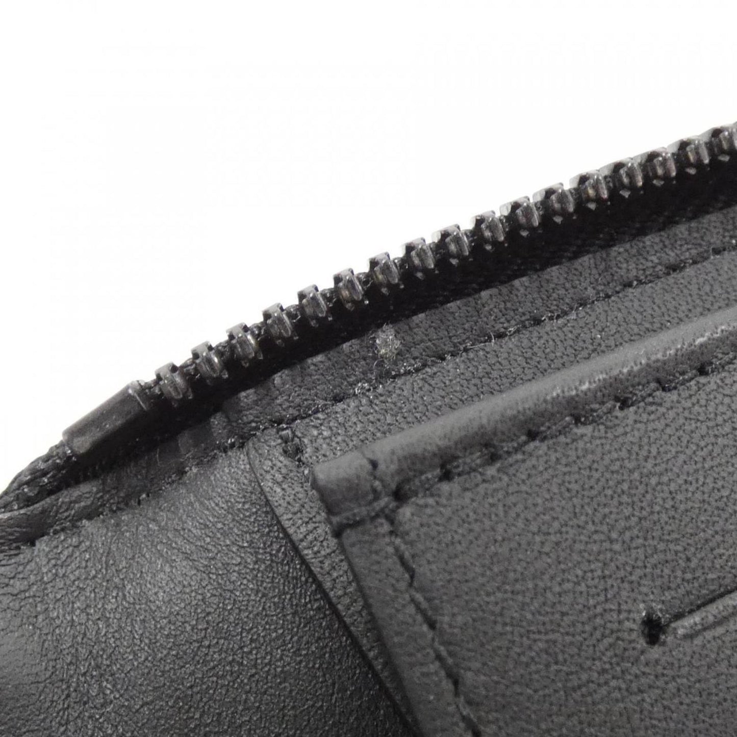 Louis Vuitton Taurillon Monogram Zippy Wallet Vertical M69047
