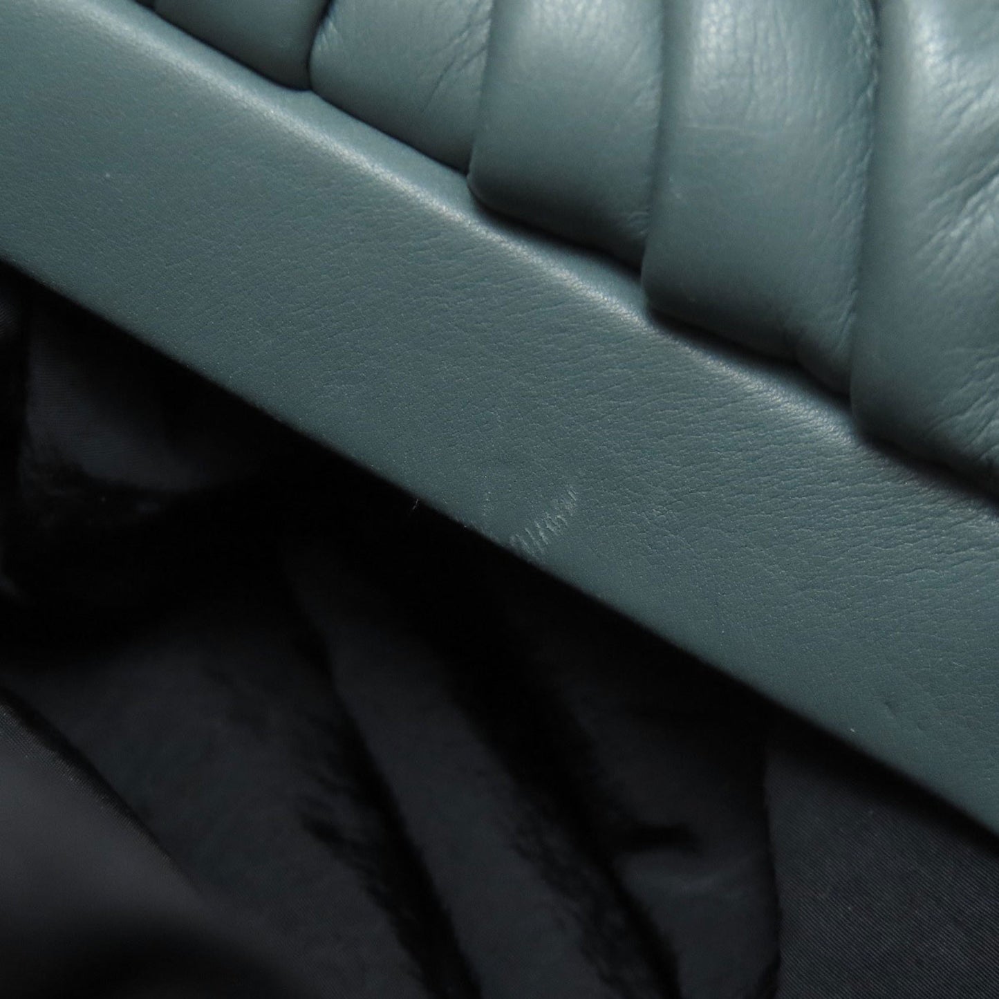 Bottega Veneta 629857 Simple Design Body Bag In Calfskin