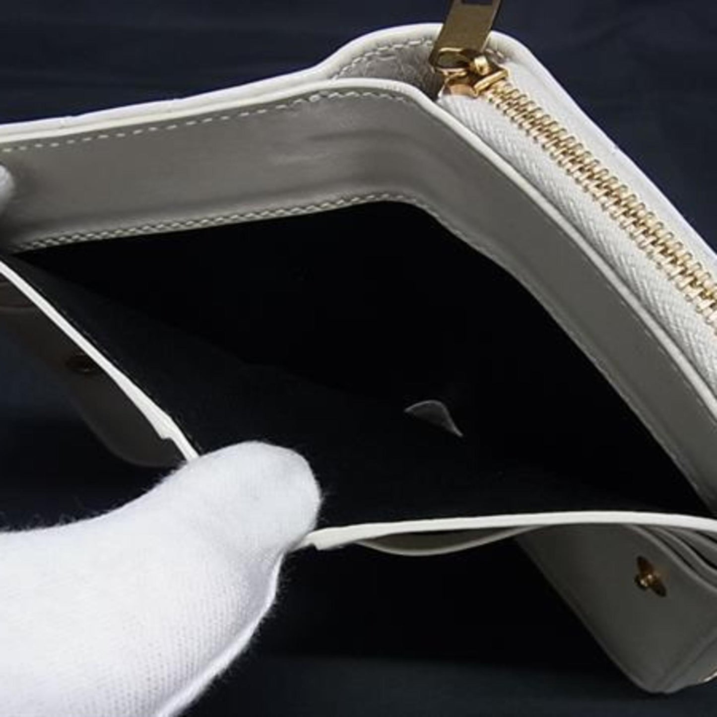 Saint Laurent Joan 650981 Ivory Leather Bifold Wallet