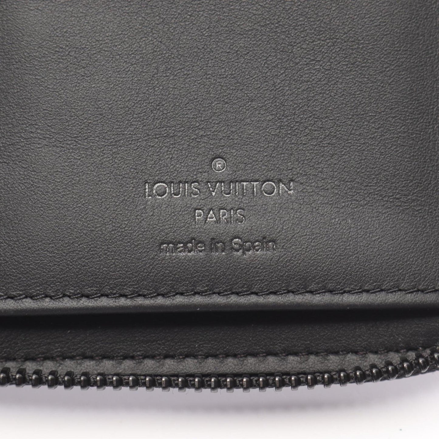 Louis Vuitton Zippy Wallet Vertical Round Long In Taurillon Leather