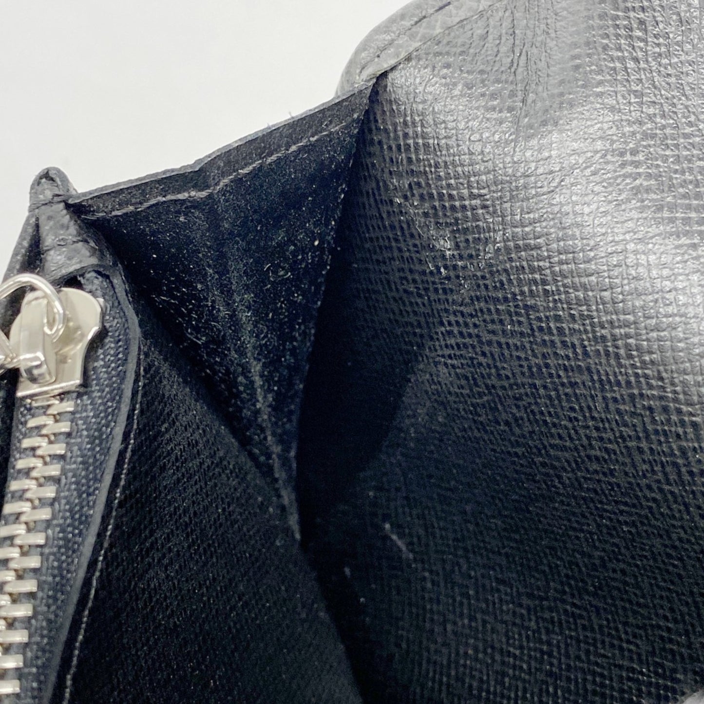 Louis Vuitton Taiga Portefeuille Brazza Long Wallet M32572 Ardoise