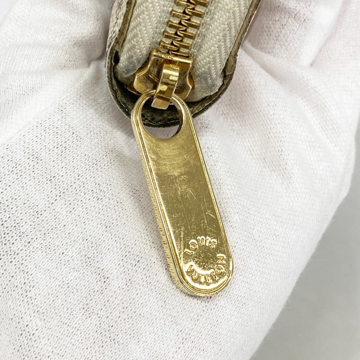 Louis Vuitton Damier Azur Zippy Wallet N41660 White