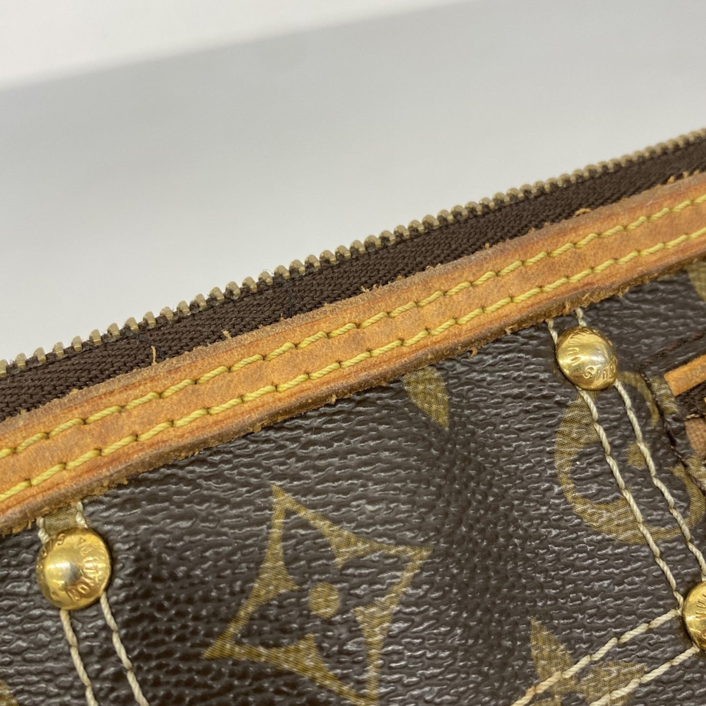 Louis Vuitton Monogram Rivet Pouch Accessoires M40141 Brown