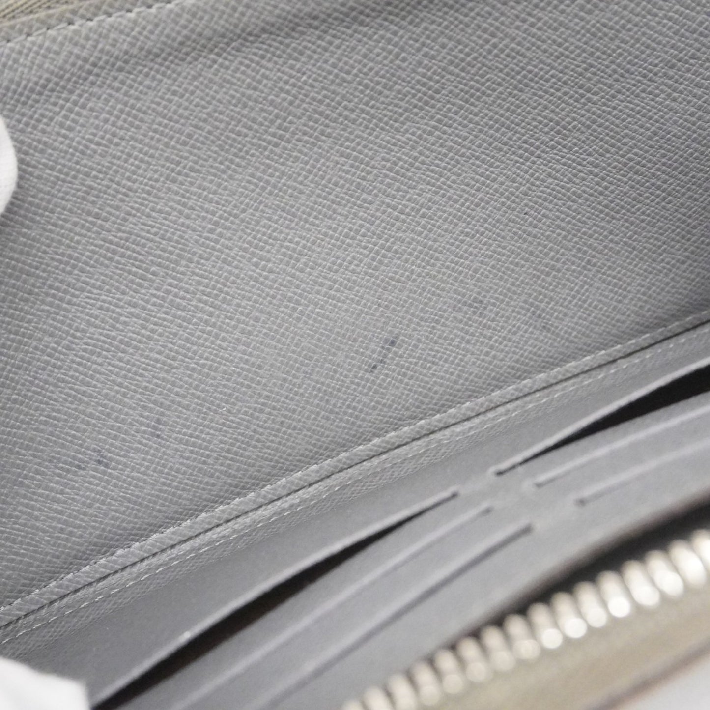 Louis Vuitton Taiga Zippy Organizer Long Wallet M30517 Glacier