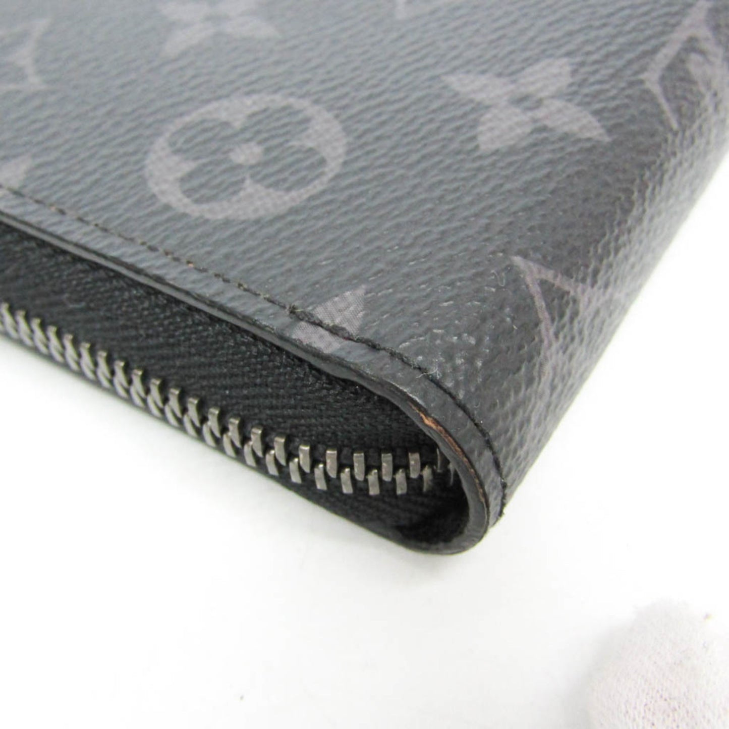 Louis Vuitton Monogram Eclipse Zippy Dragonne M80994