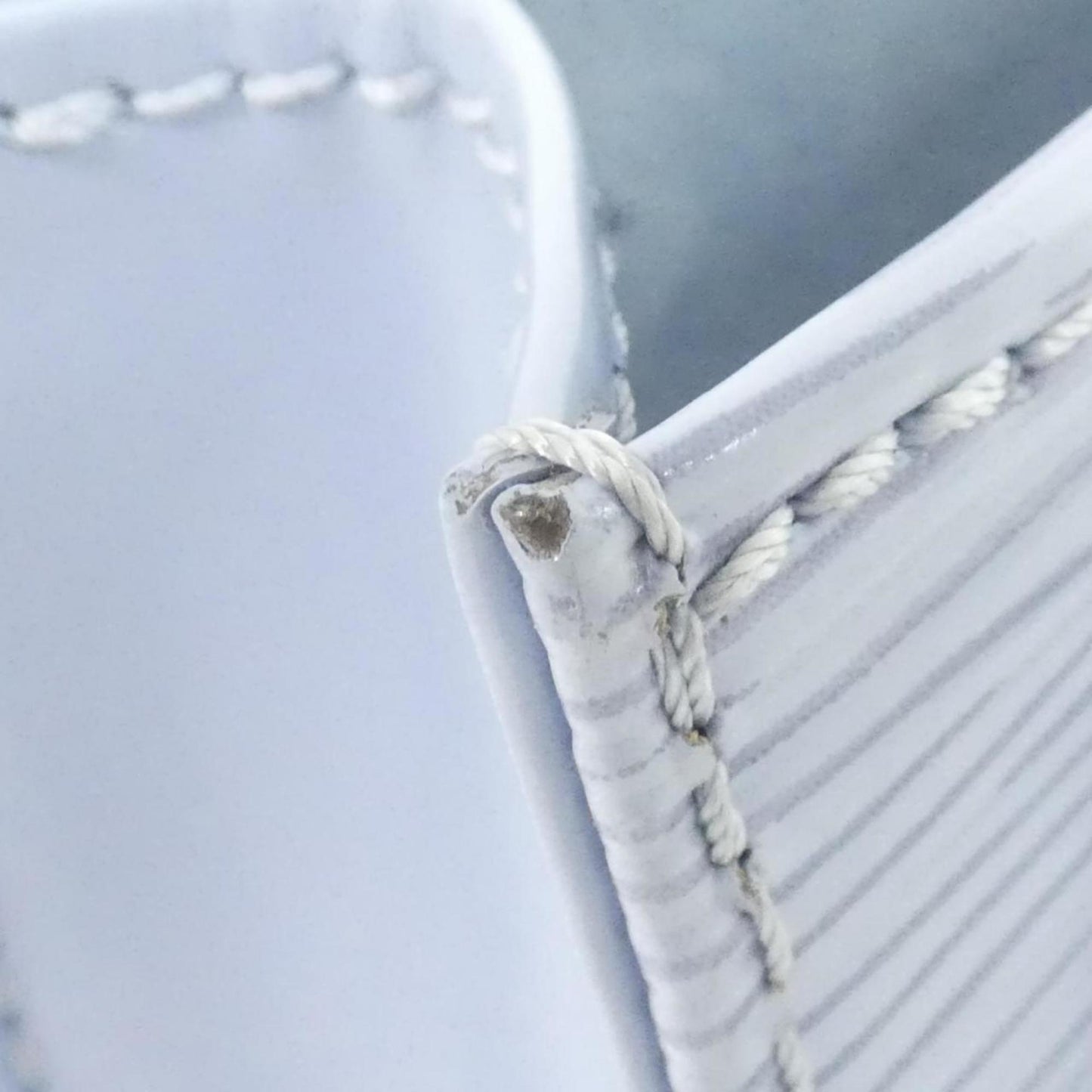 Louis Vuitton Epi Petite Sac Plat M81069 Handbag