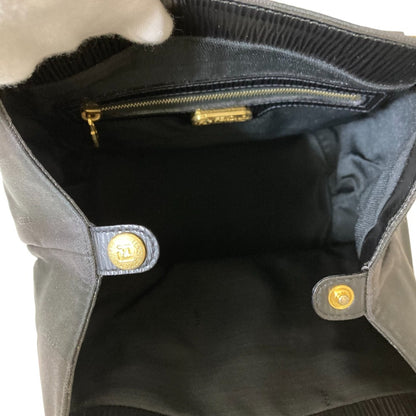 Fendi Vintage Pecan Bucket Handbag In Black