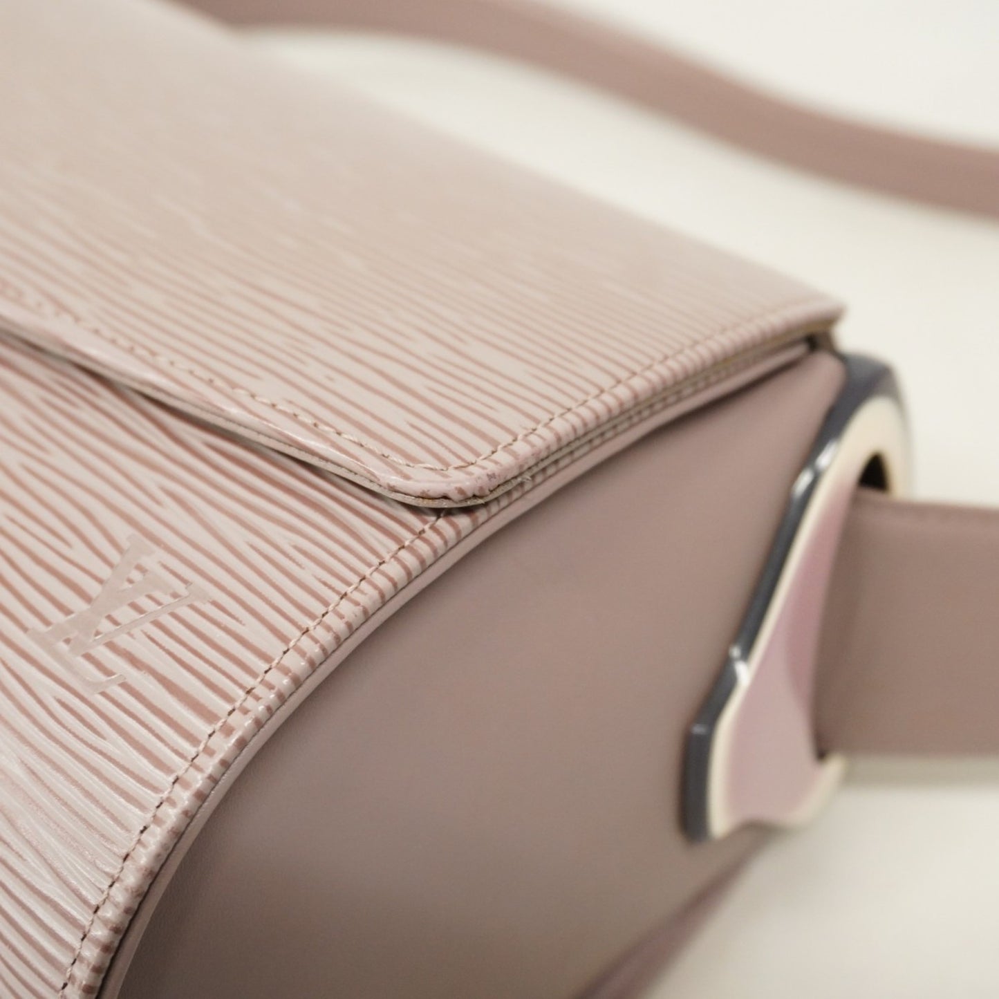 Louis Vuitton Epi Nocturne Gm Shoulder Bag M5217B Lilac