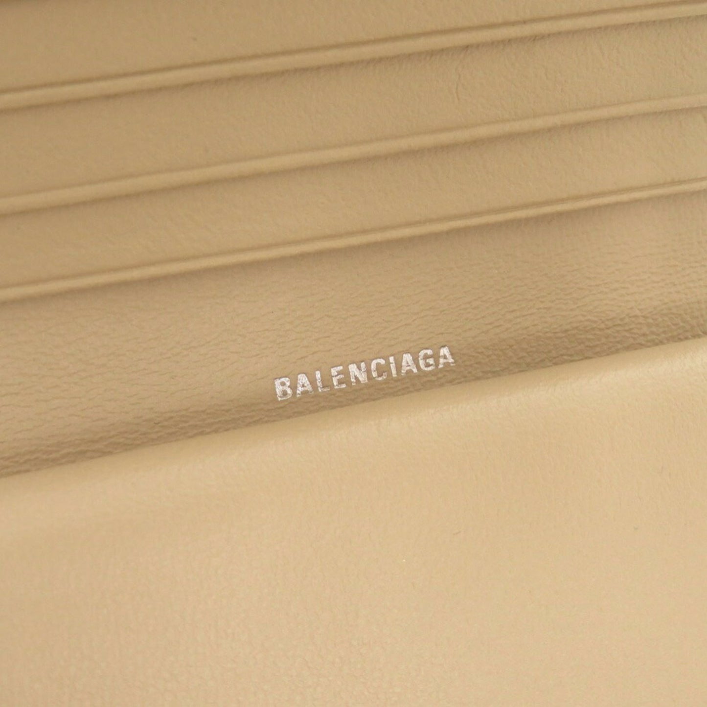 Like New Balenciaga Leather Beige Compact Bi-Fold Wallet 1018Balenciaga