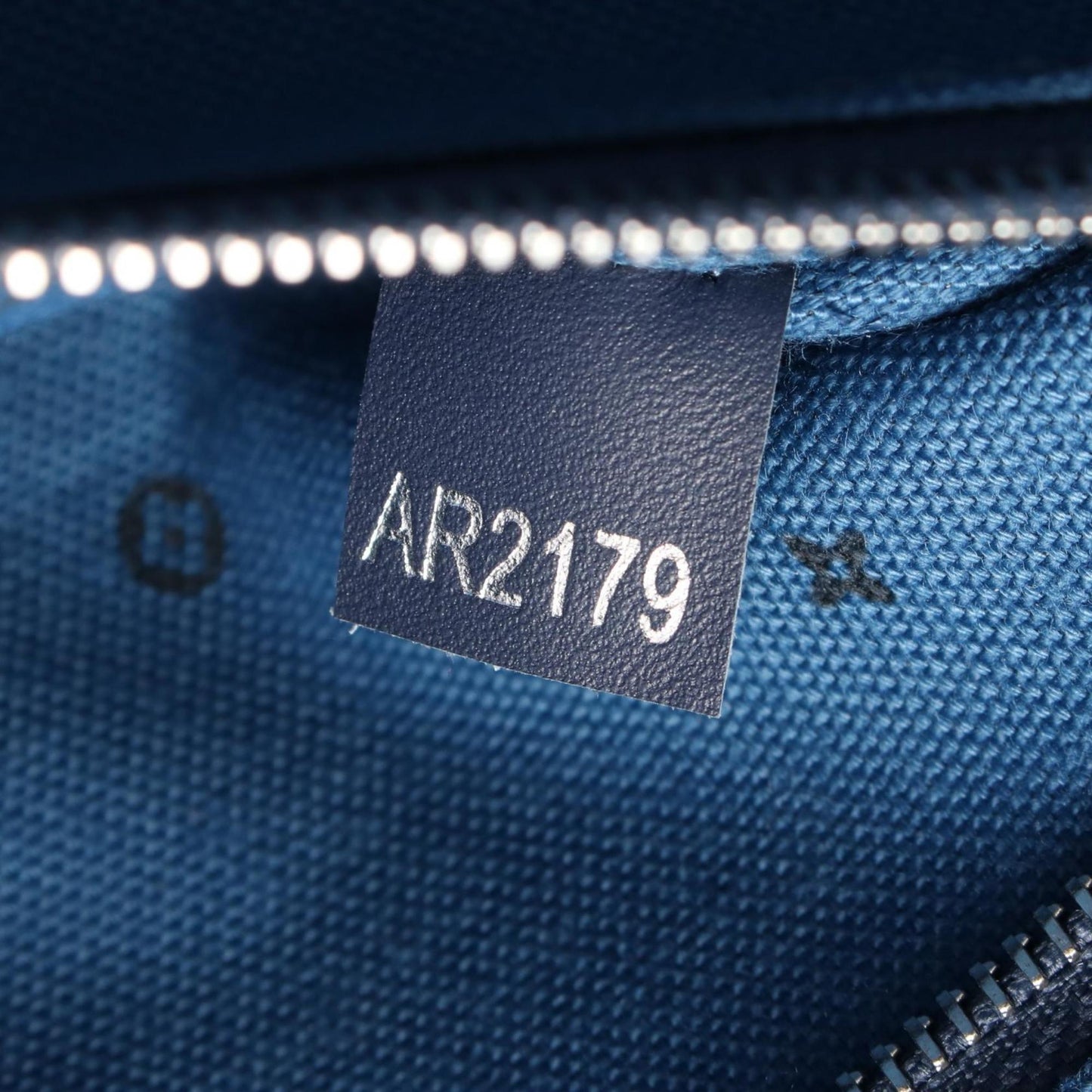 Louis Vuitton Lv Escale On The Go Gm Shoulder Bag