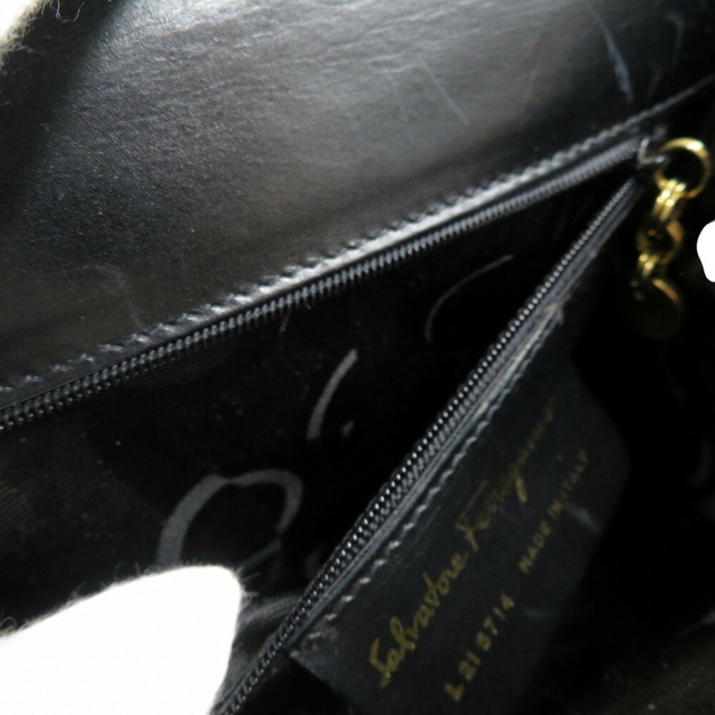 Salvatore Ferragamo L21 5714 Leather Black Shoulder Bag 0524Salvatore