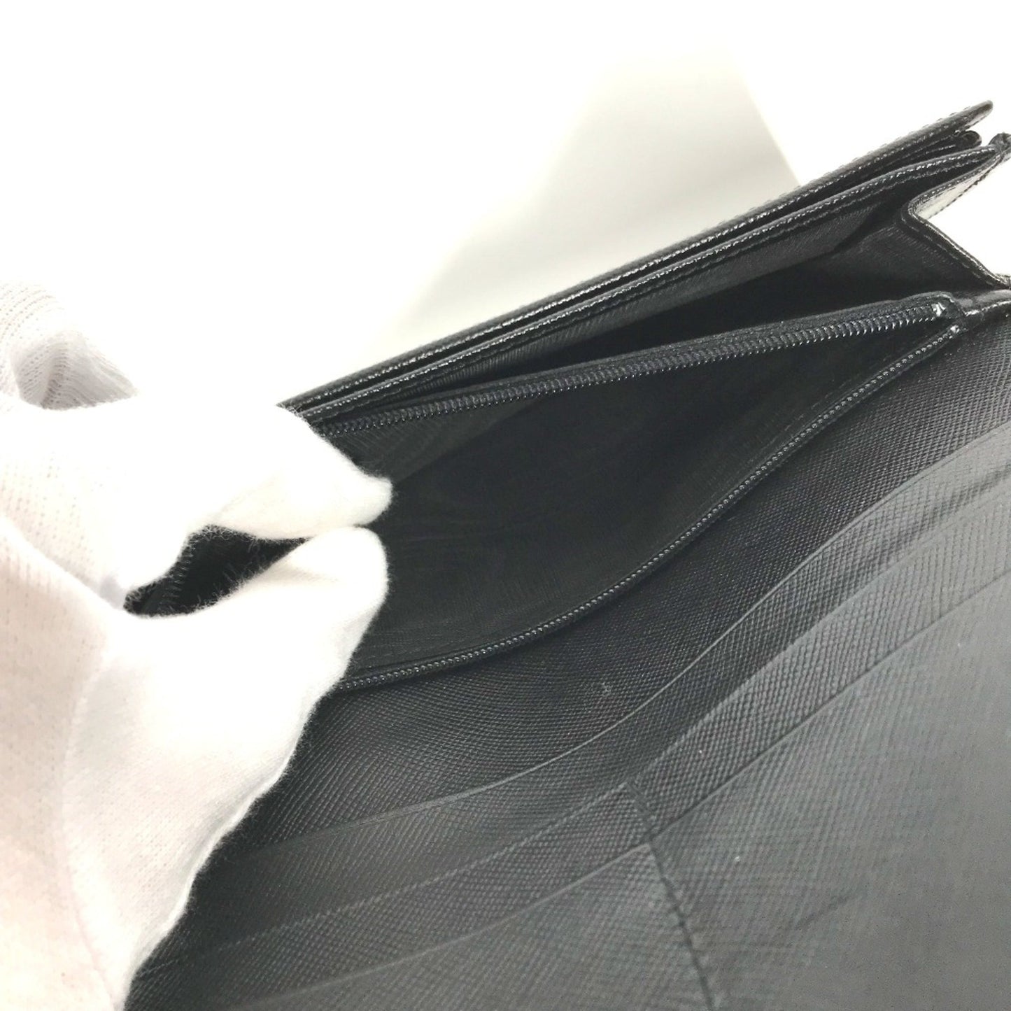 Prada M608A Triangle Logo Triangle Logo Plate Bifold Long Wallet Black