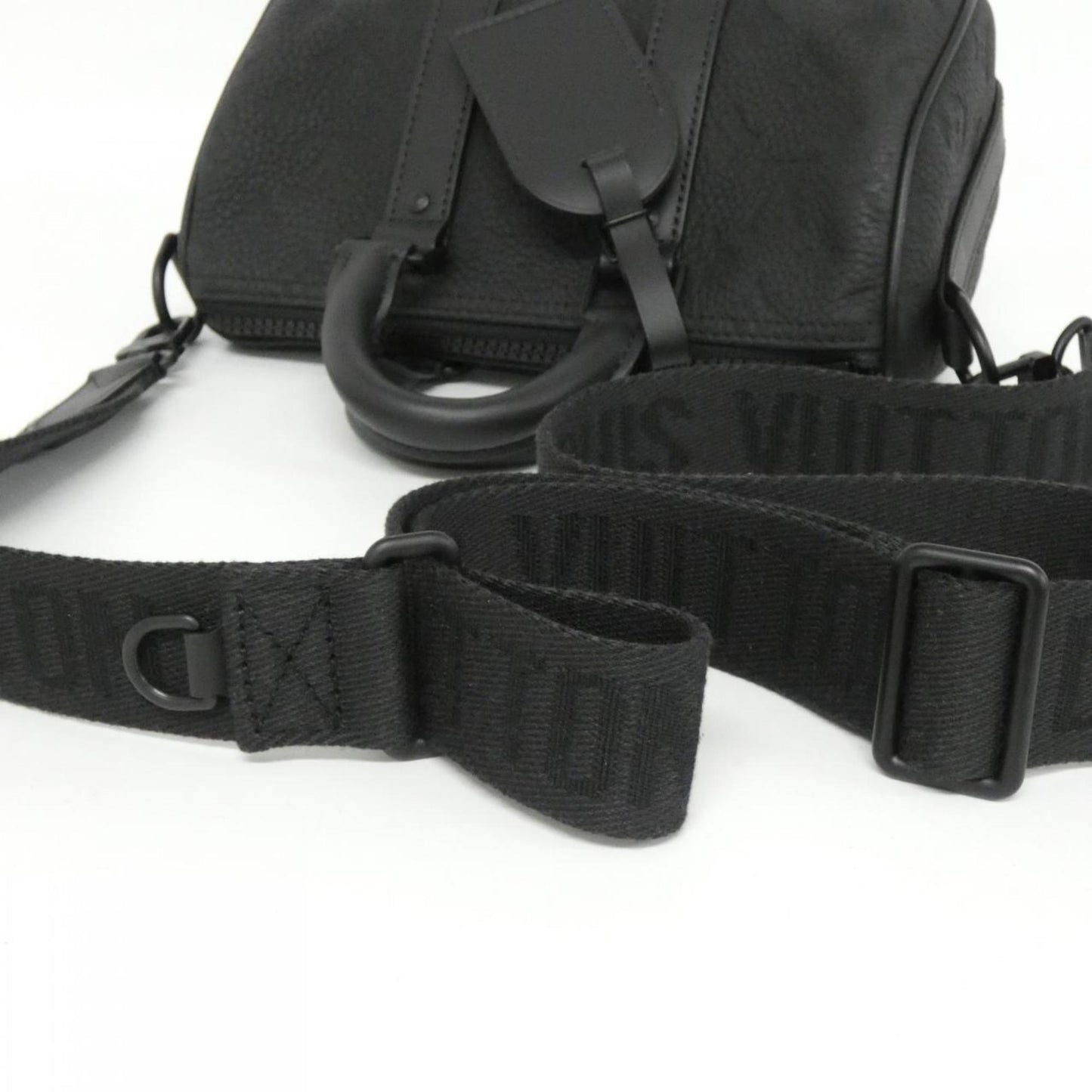 Louis Vuitton Taurillon Monogram Keepall Bandouliere 25Cm Boston Bag M20900