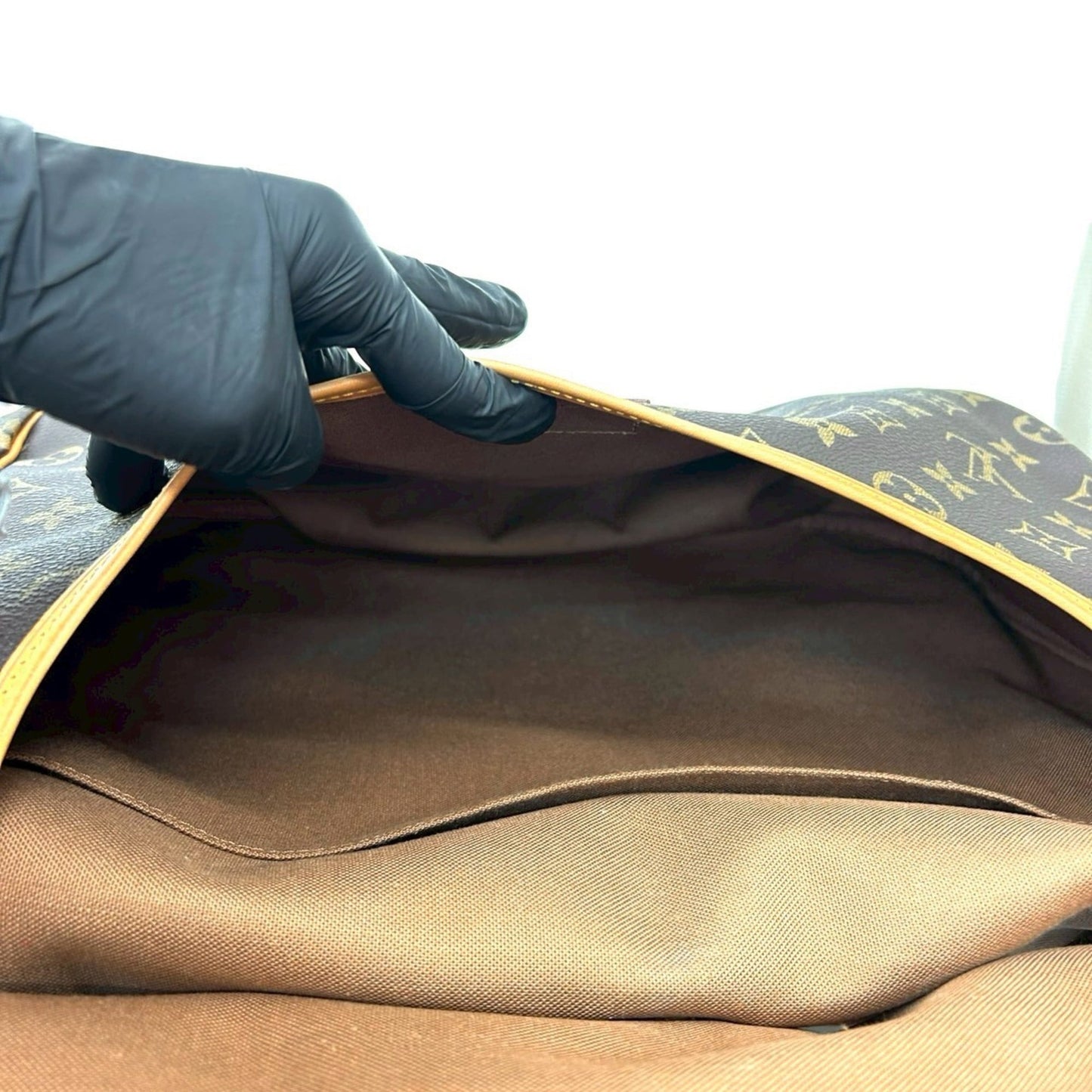 Louis Vuitton Vintage Saumur 35 Monogram Leather Shoulder Bag/Body Bag Brown 39143