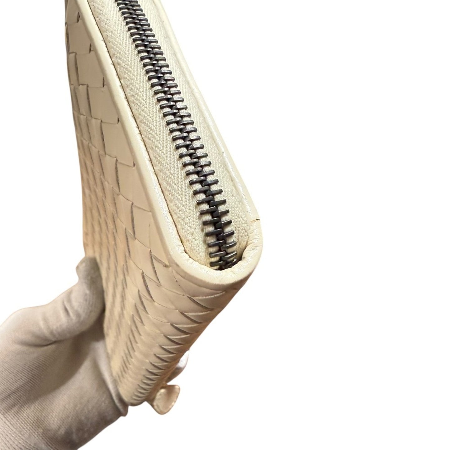 Bottega Veneta Leather Intrecciato Round Zip Long Wallet In Ivory