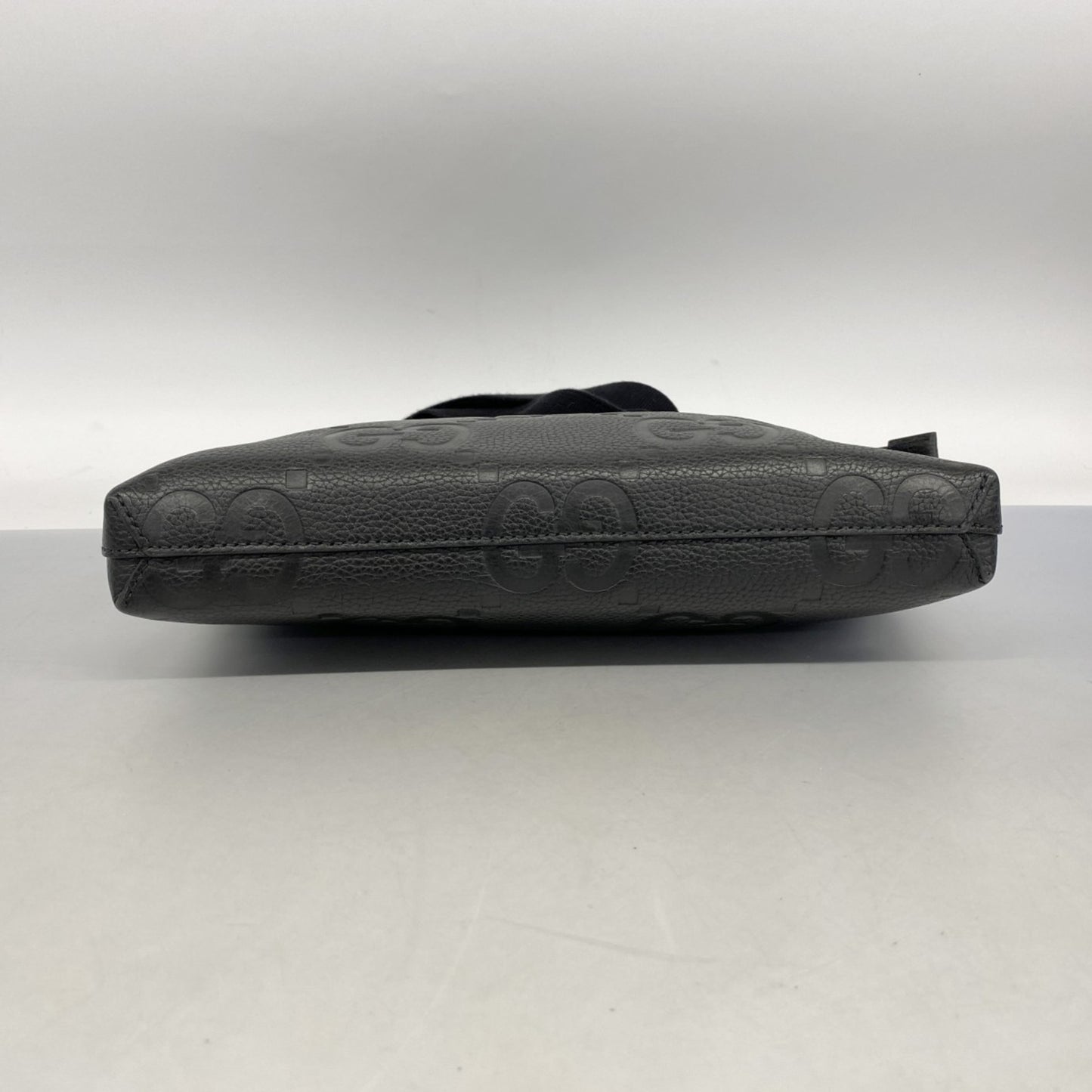 Gucci Gg Embossed Shoulder Bag 696009 Leather Black