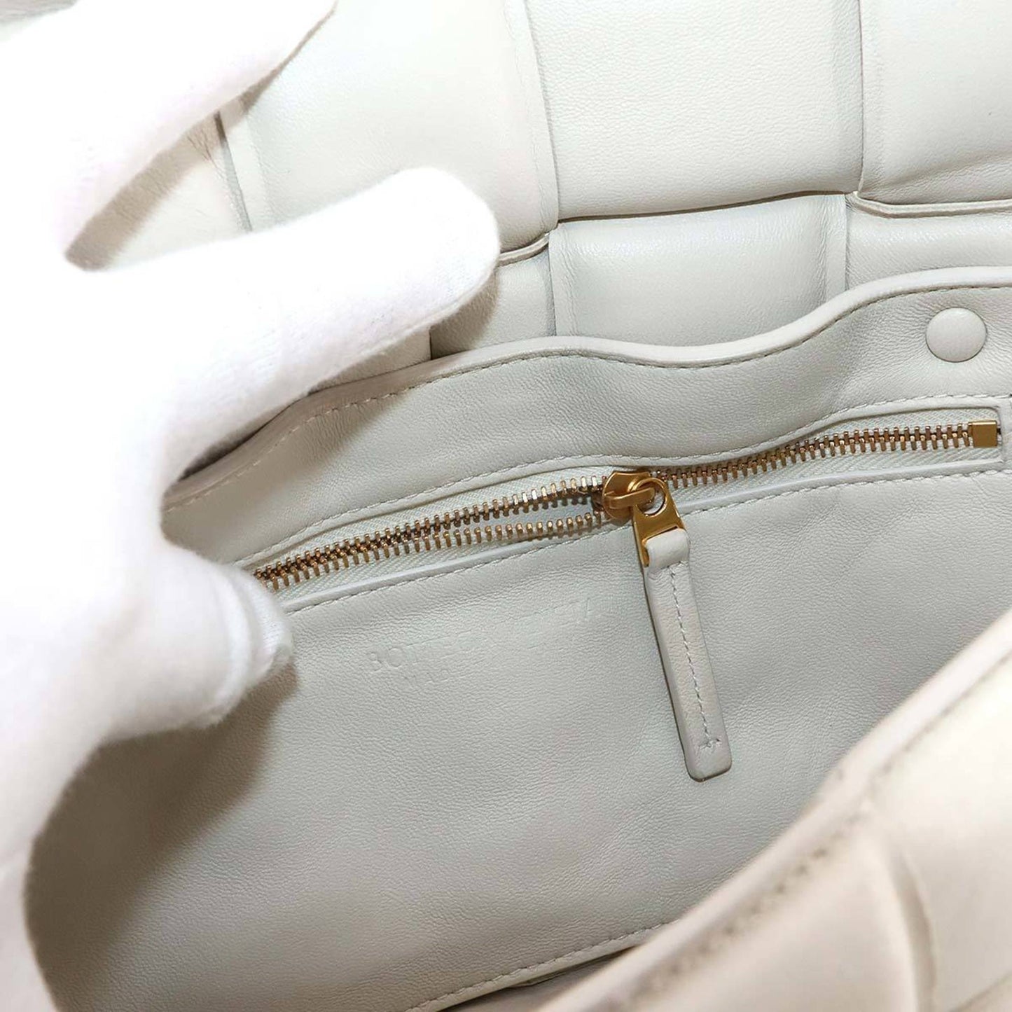 Bottega Veneta Intrecciato Padded Cassette Shoulder Bag In White Leather