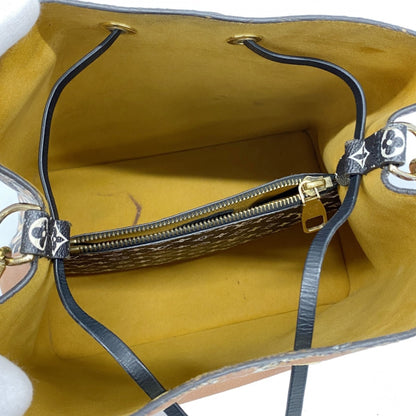 Louis Vuitton Monogram Jungle Neonoe Shoulder Bag M44717 Caramel