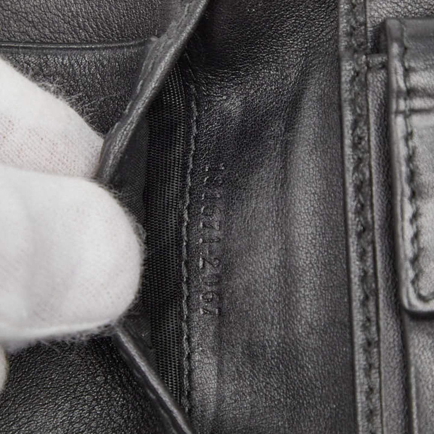 Gucci Guccissima Bifold Wallet 181671 Black Leather