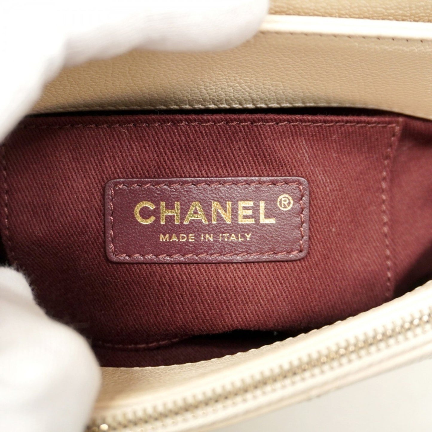 Chanel Matelasse Chain Leather Handbag